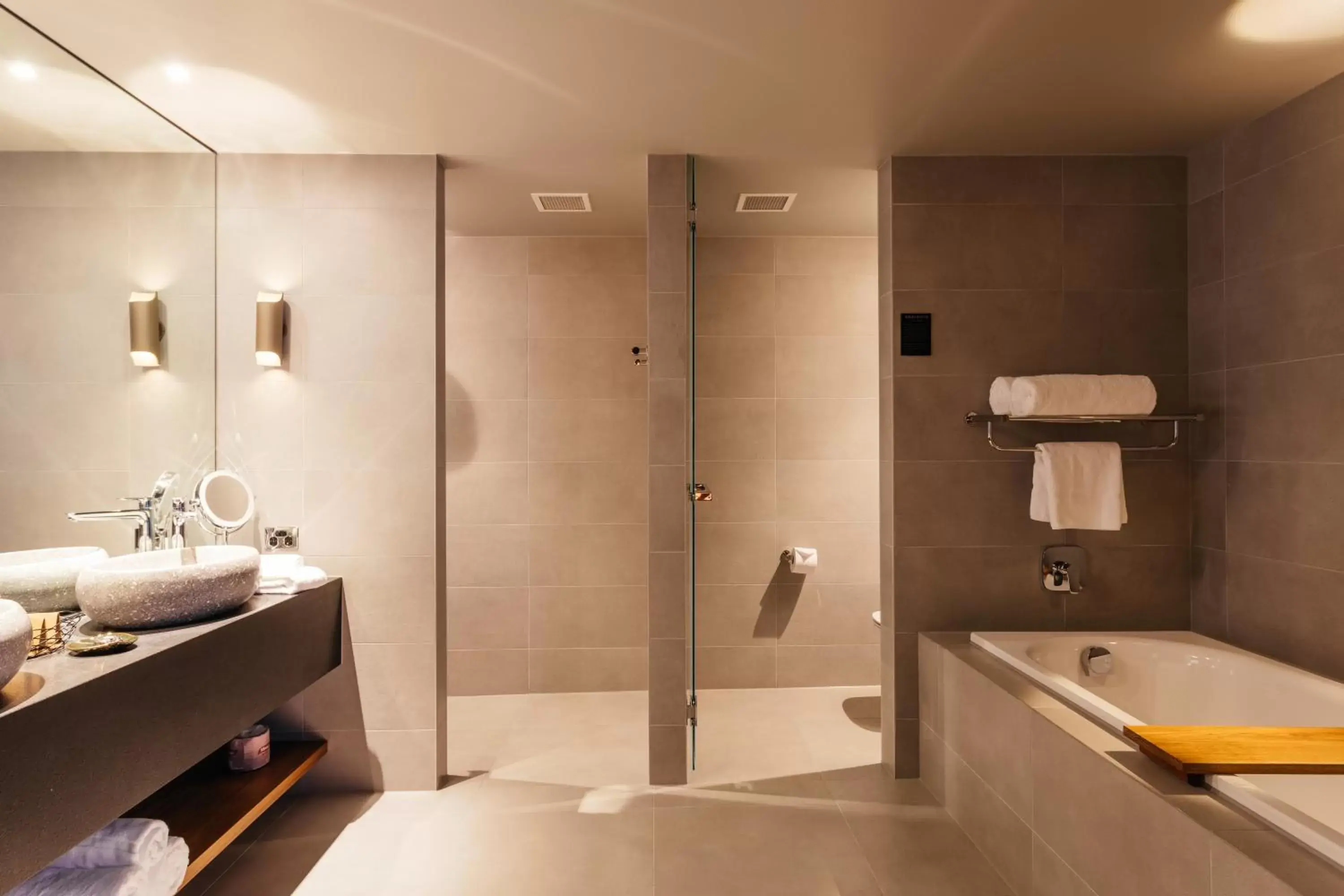 Shower, Bathroom in MACq 01 Hotel
