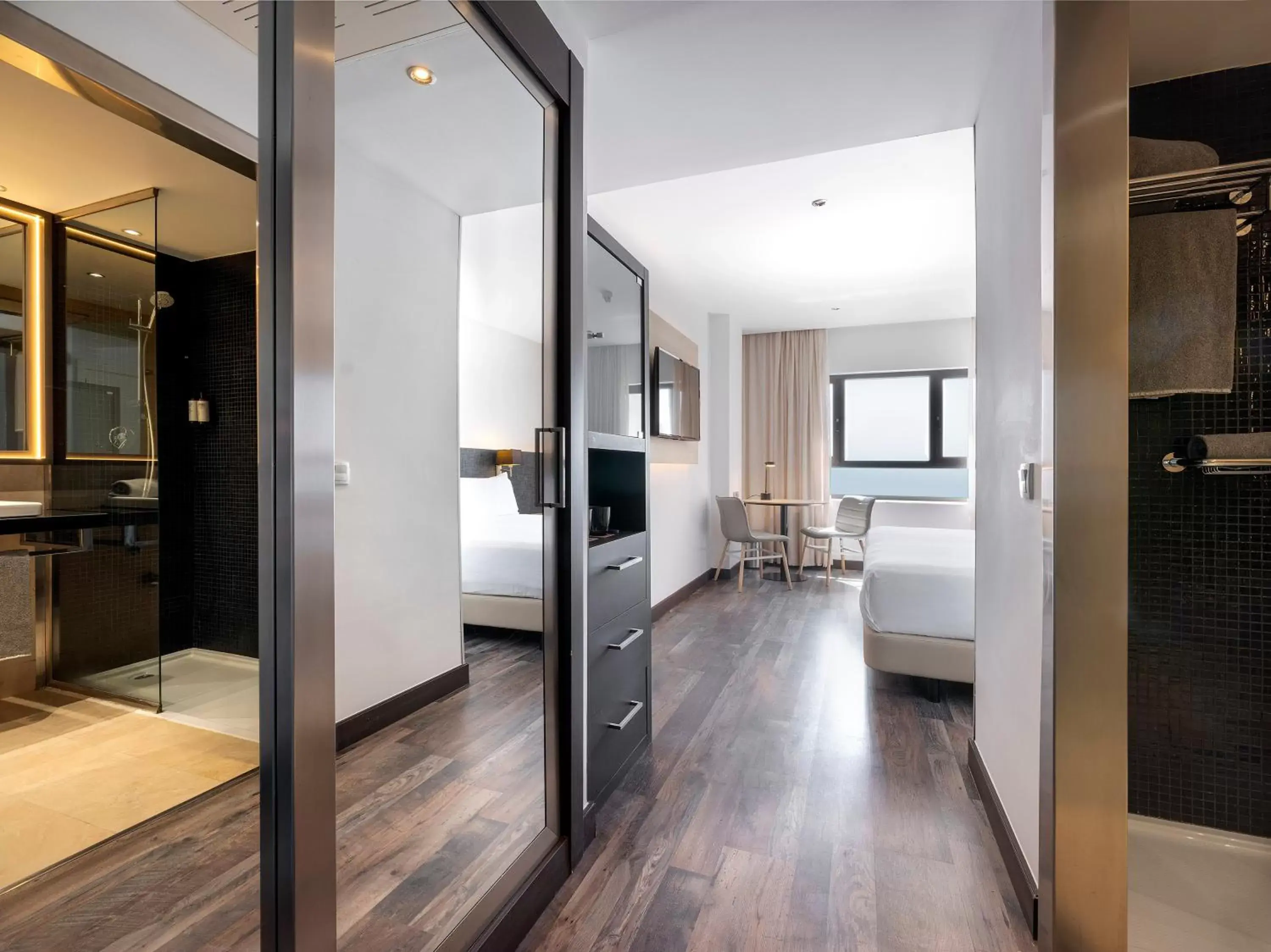 Bathroom, Seating Area in Hotel Cádiz Paseo del Mar, Affiliated by Meliá