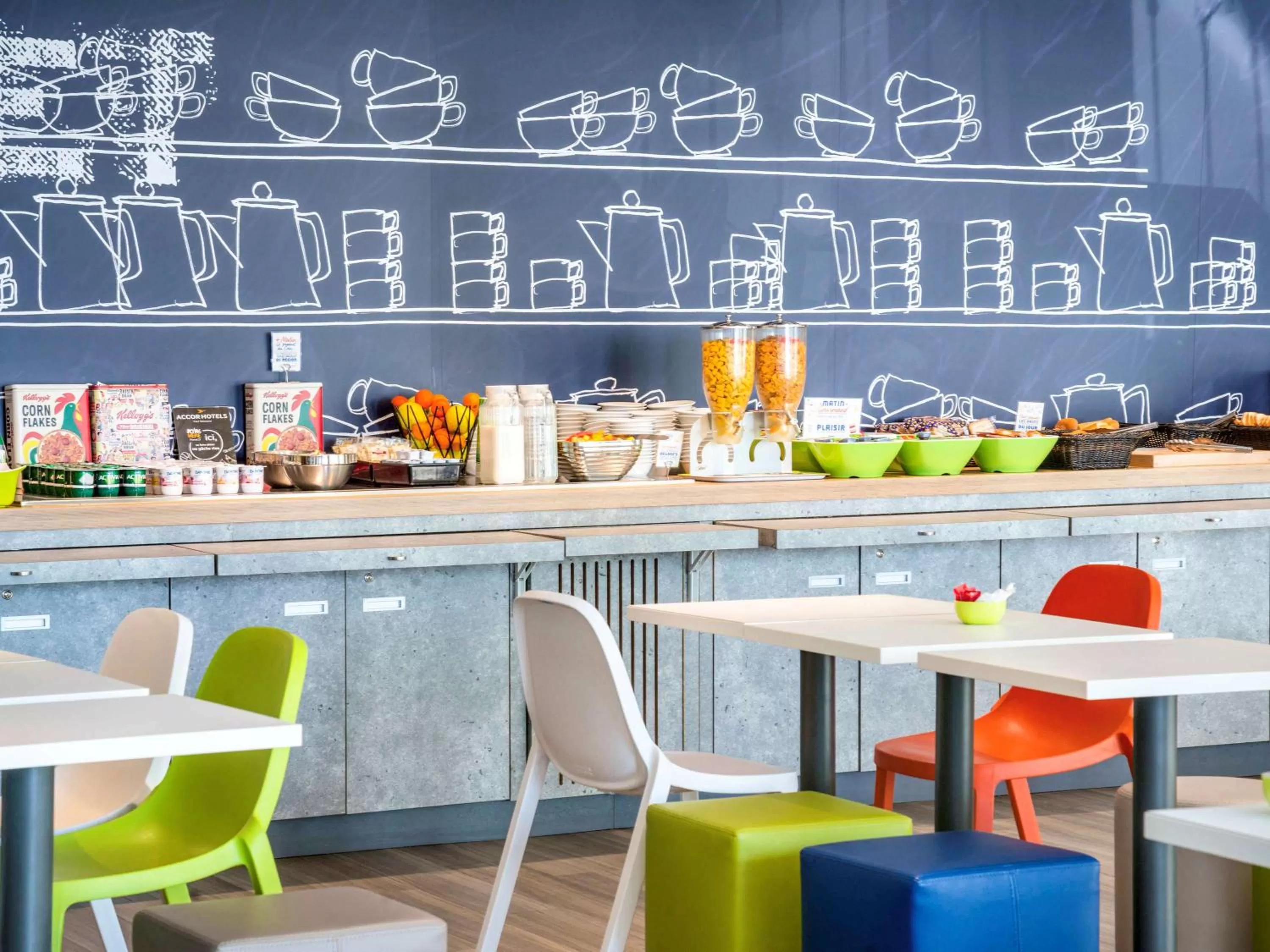 Restaurant/places to eat in ibis budget Nice Californie Lenval