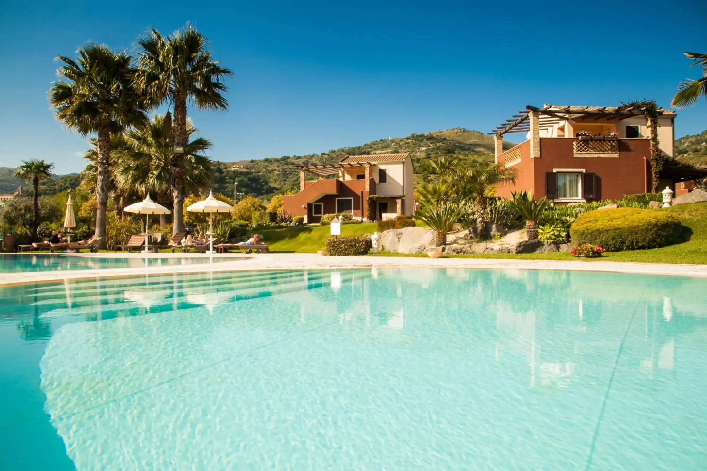 Swimming Pool in Alcantara Resort di Charme