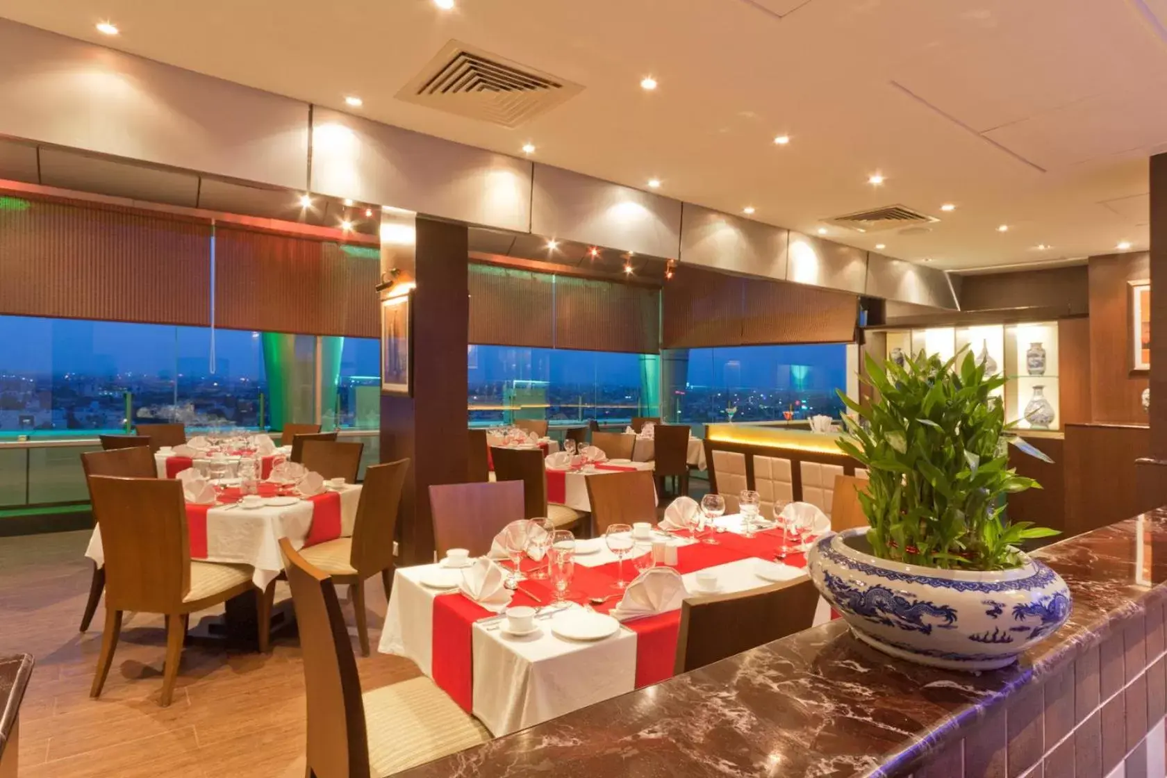 Restaurant/places to eat in The Accord Metropolitan Restaurant/places to eat in The Accord Metropolitan