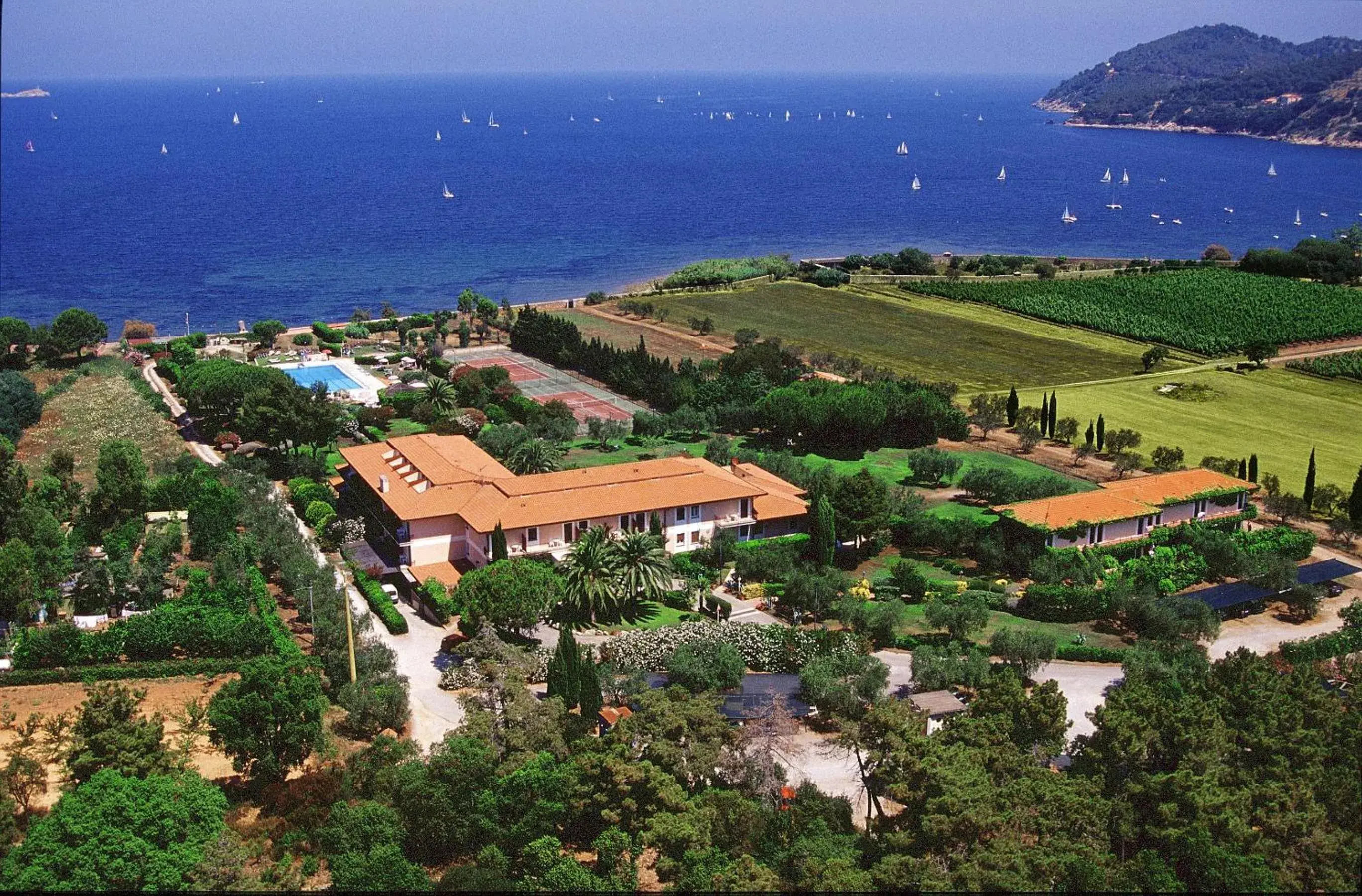 Facade/entrance, Bird's-eye View in Hotel Fabricia