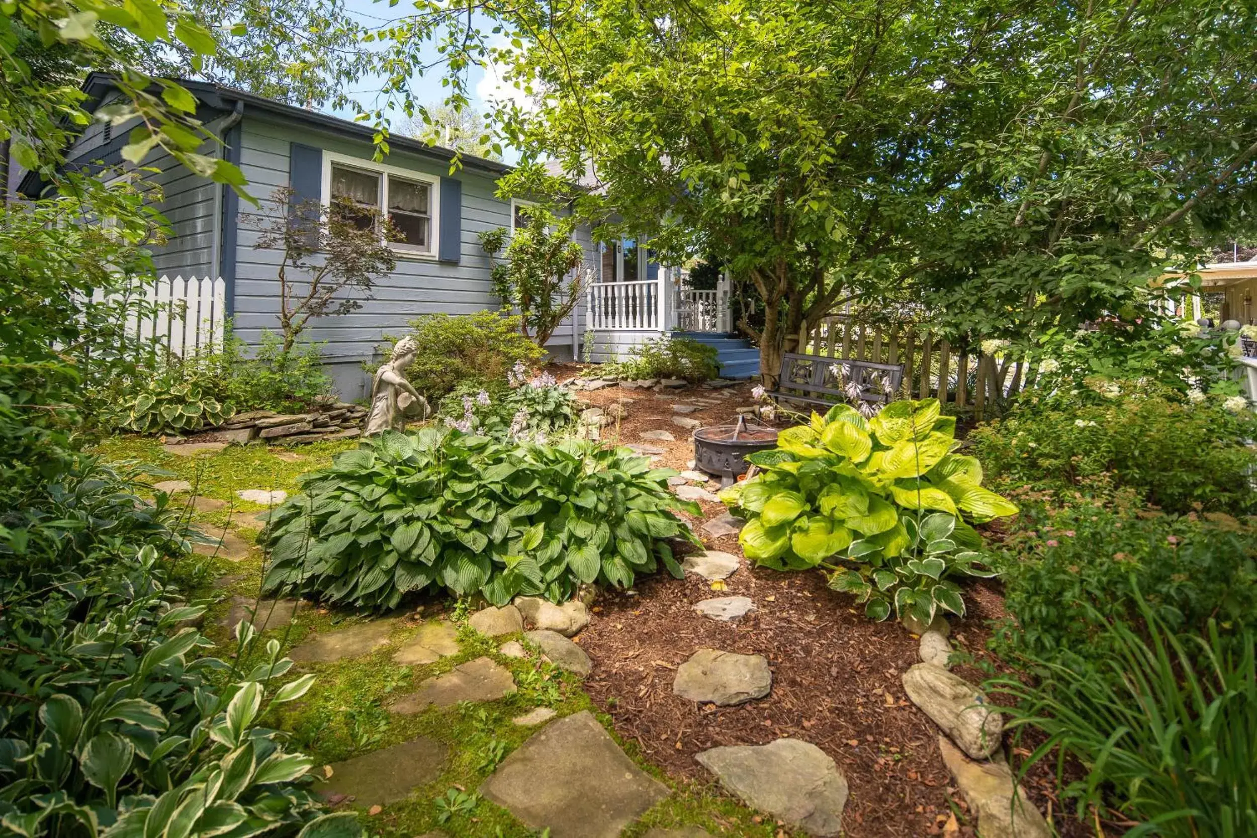 Garden in The Victorian Inn Blowing Rock