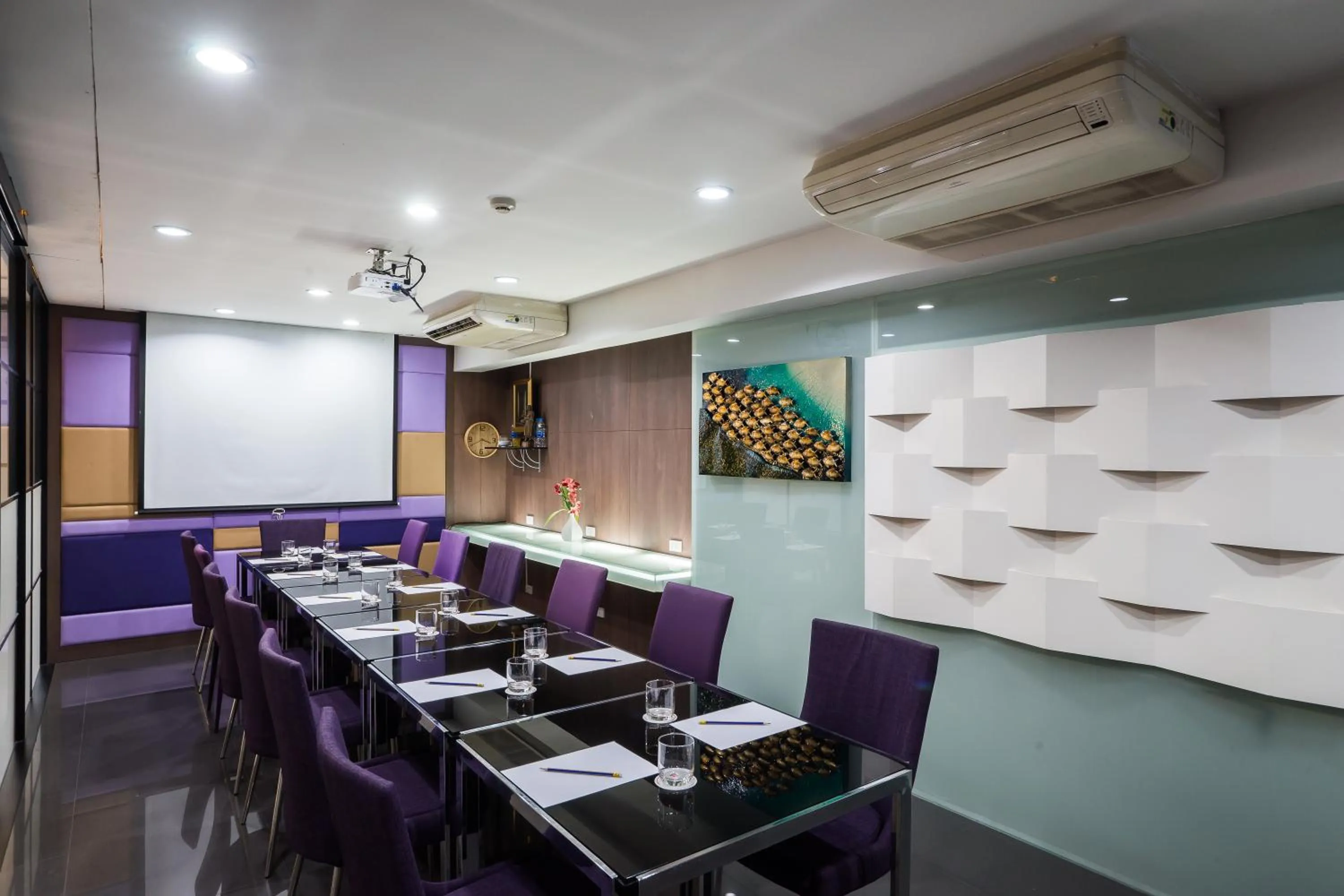 Business facilities in Beyond Suite