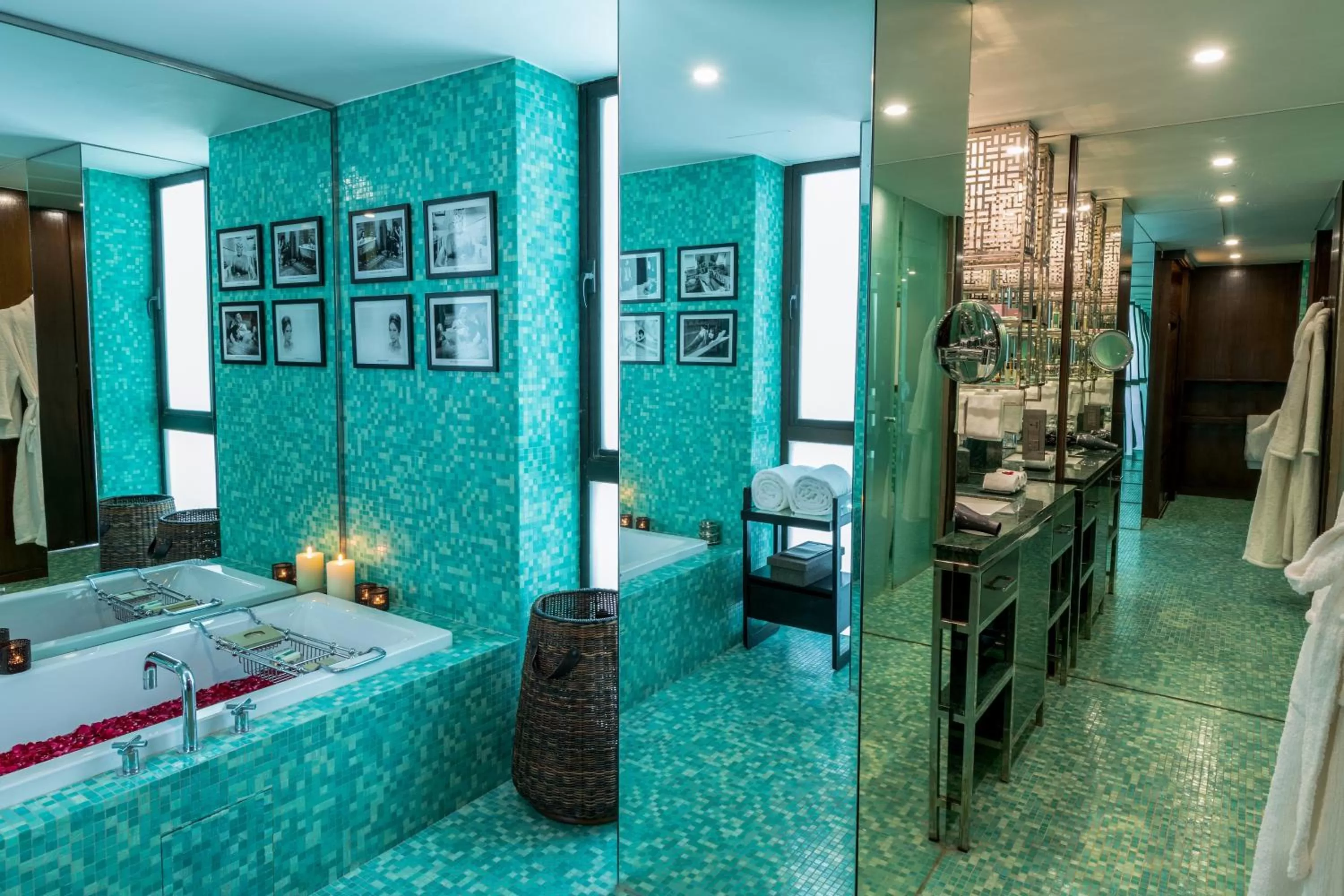 Bathroom, Bed in The Lodhi – A member of The Leading Hotels Of The World