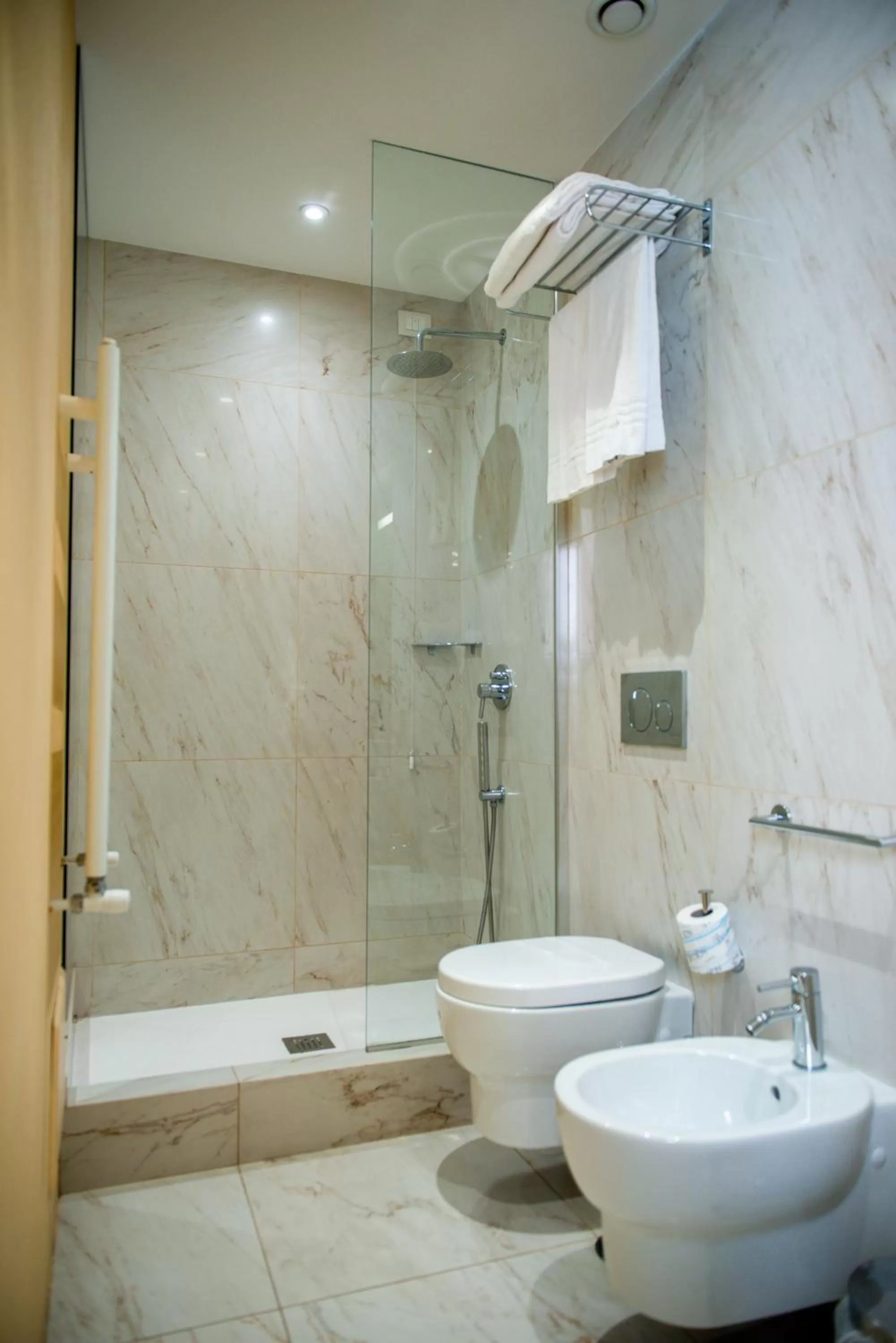 Bathroom in Boutique Centrale Palace Hotel