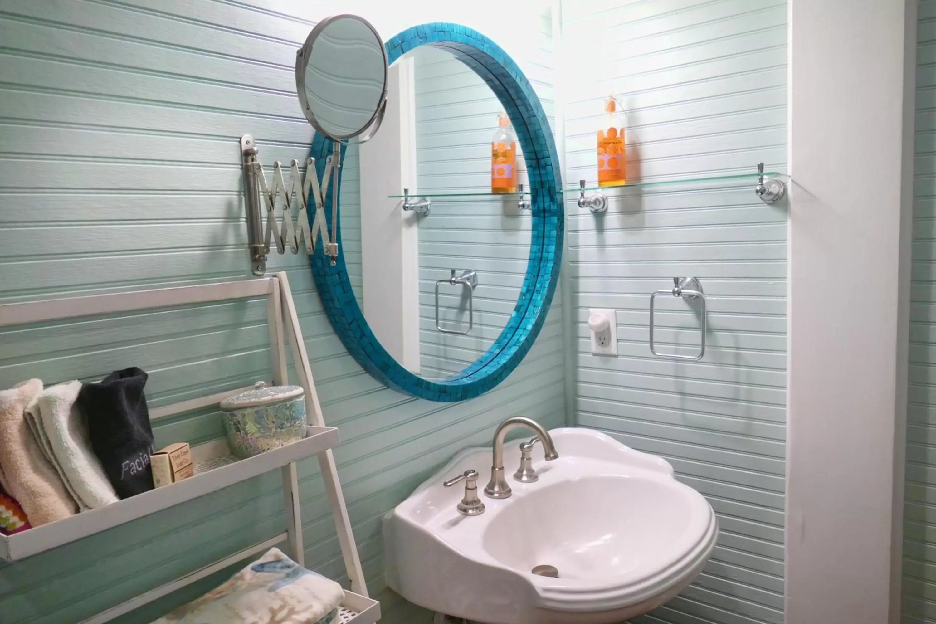 Bathroom in Beachview Inn and Spa