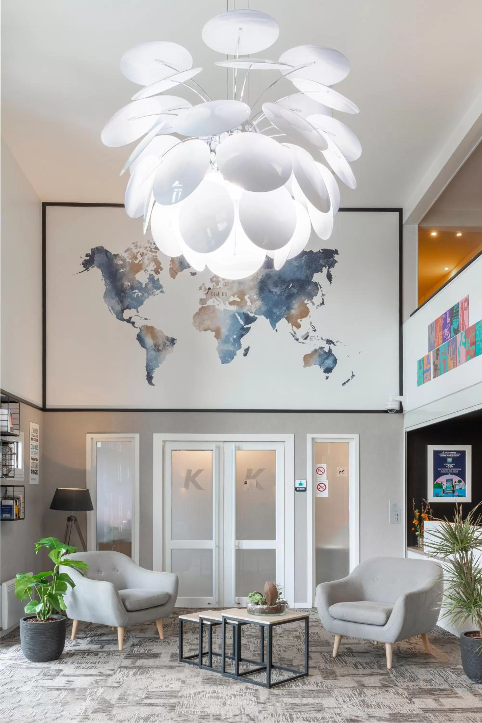 Lobby or reception in Kyriad Hôtel La Fleche