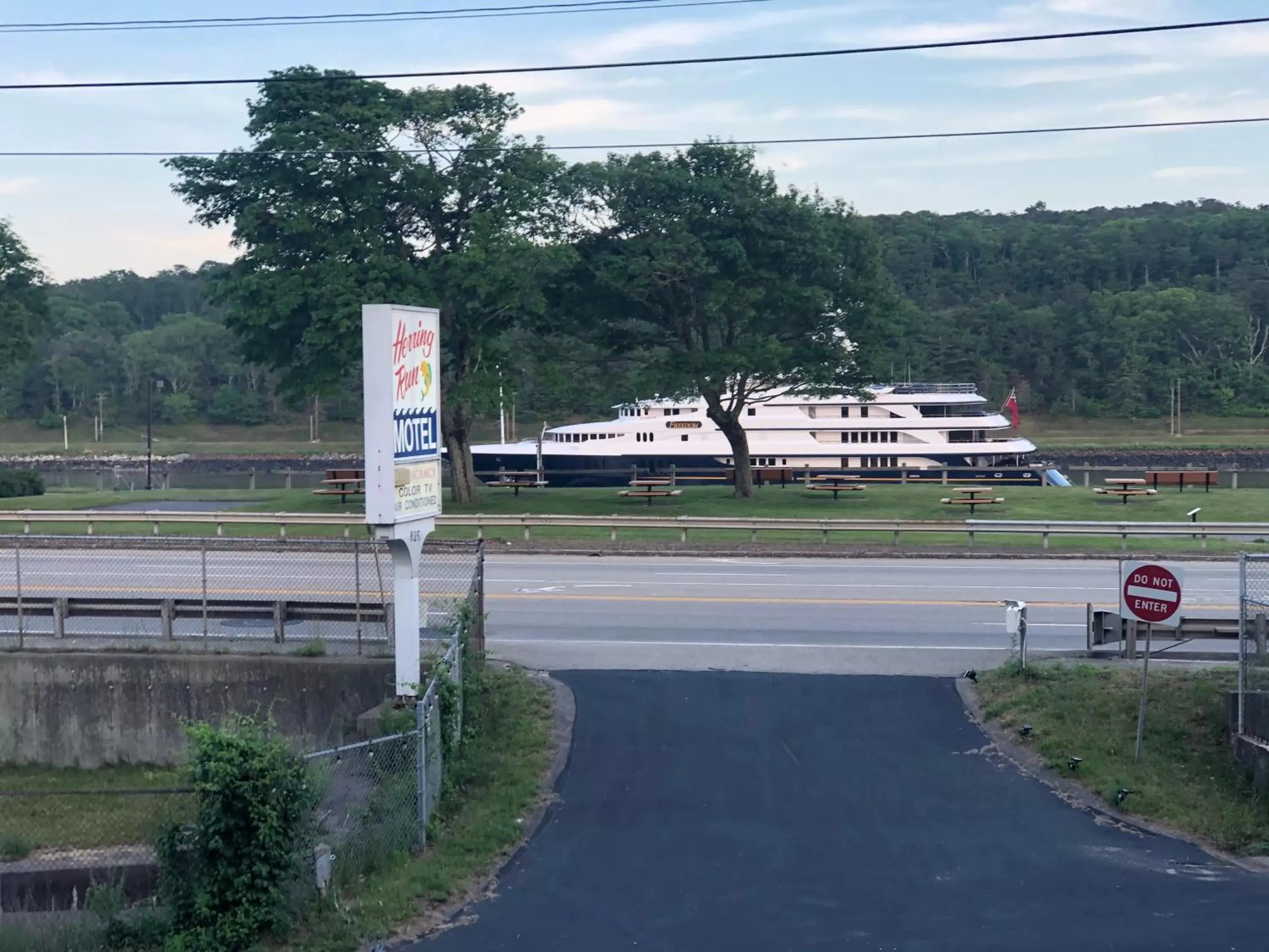 Herring Run Motel and Tiny Cabins