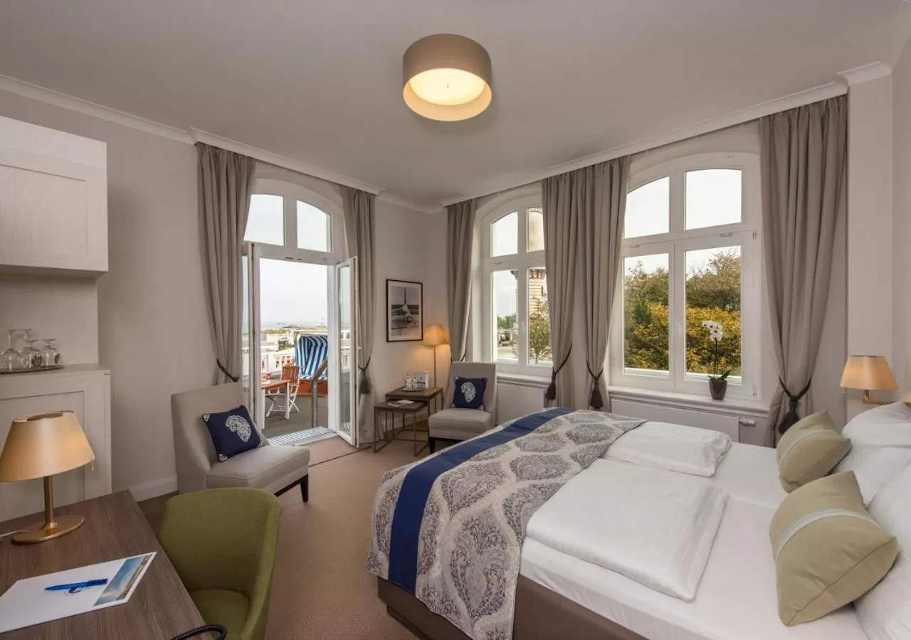 Photo of the whole room, Bed in Hotel Am Leuchtturm