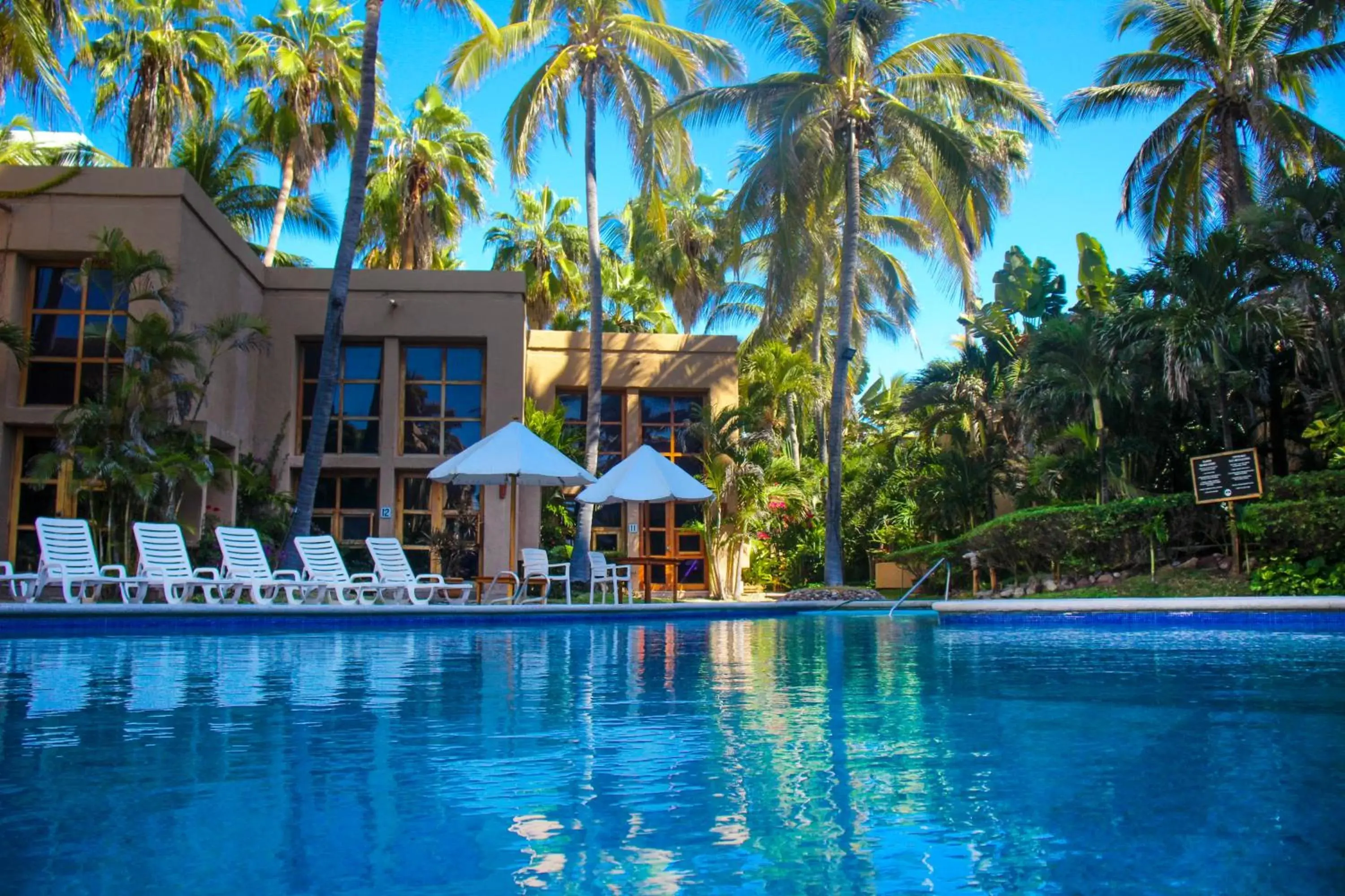 Swimming Pool in Villas El Rancho Green Resort