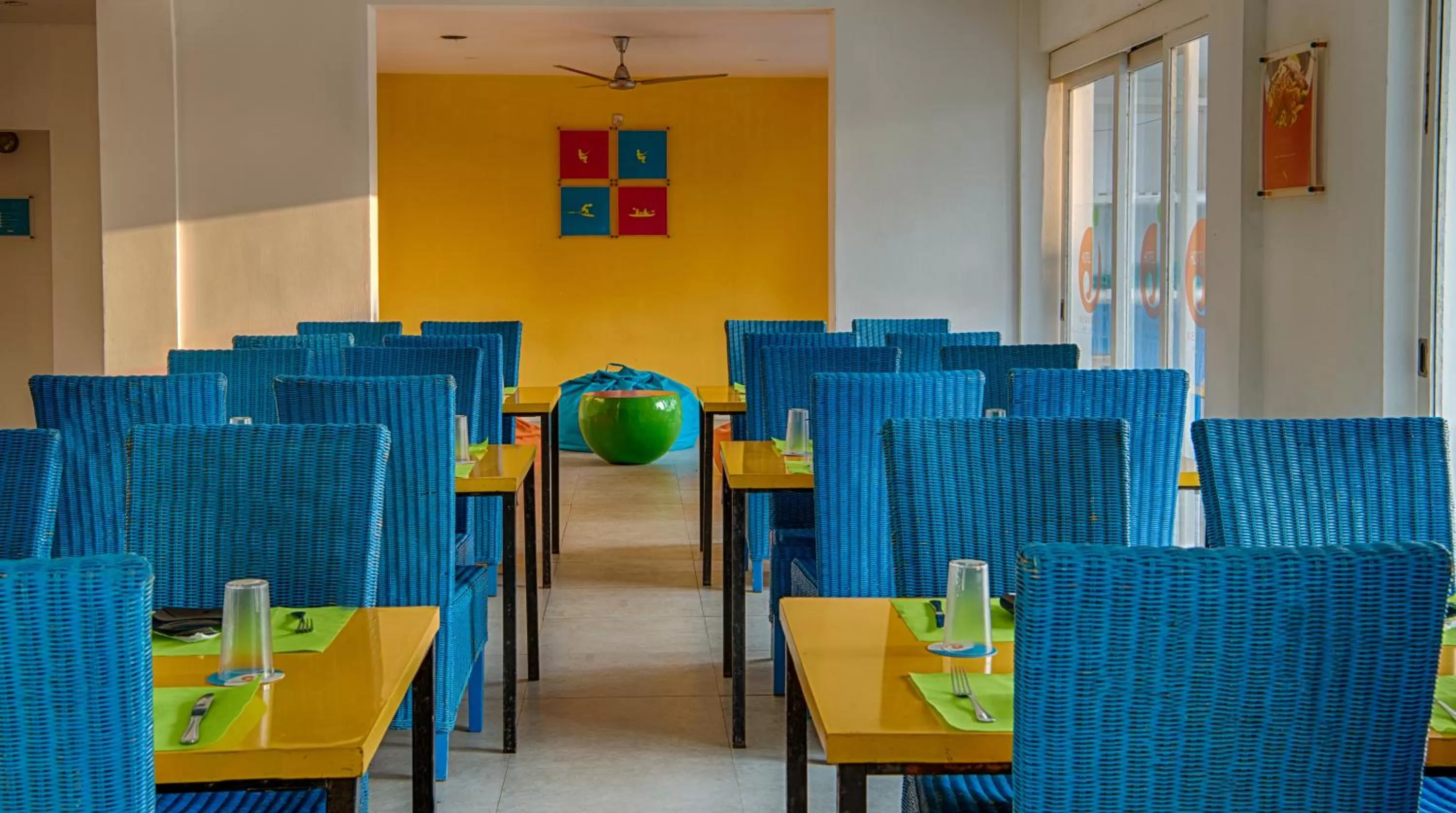 Restaurant/places to eat in Hotel J Negombo