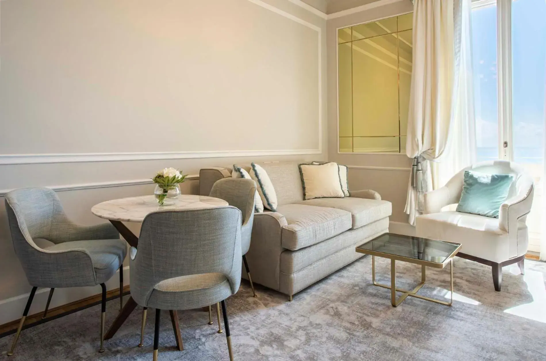 Bedroom, Seating Area in Grand Hotel Principe Di Piemonte