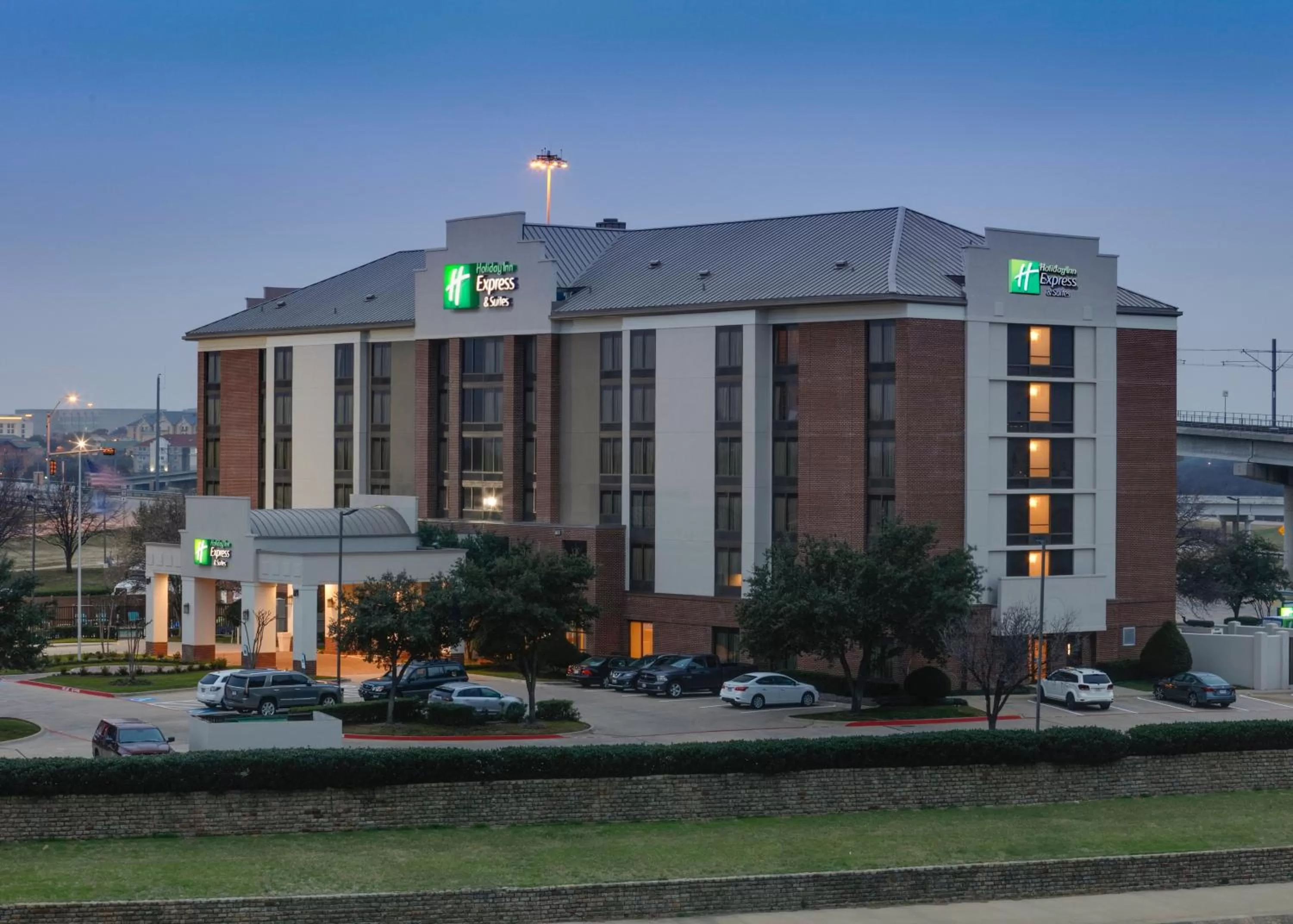 Property building in Holiday Inn Express & Suites Irving Conv Ctr - Las Colinas by IHG