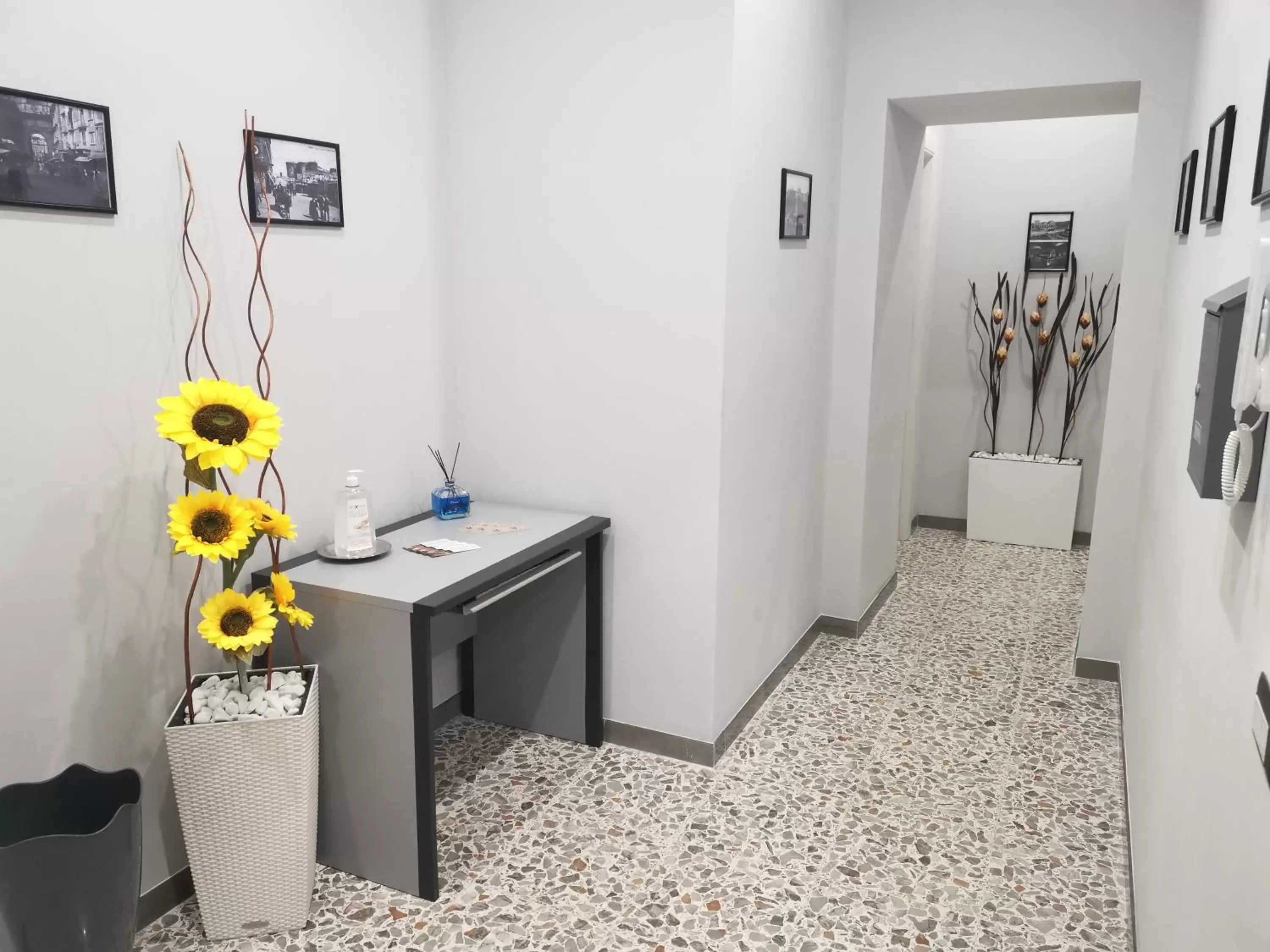 Lobby or reception, Bathroom in EMME Napoli