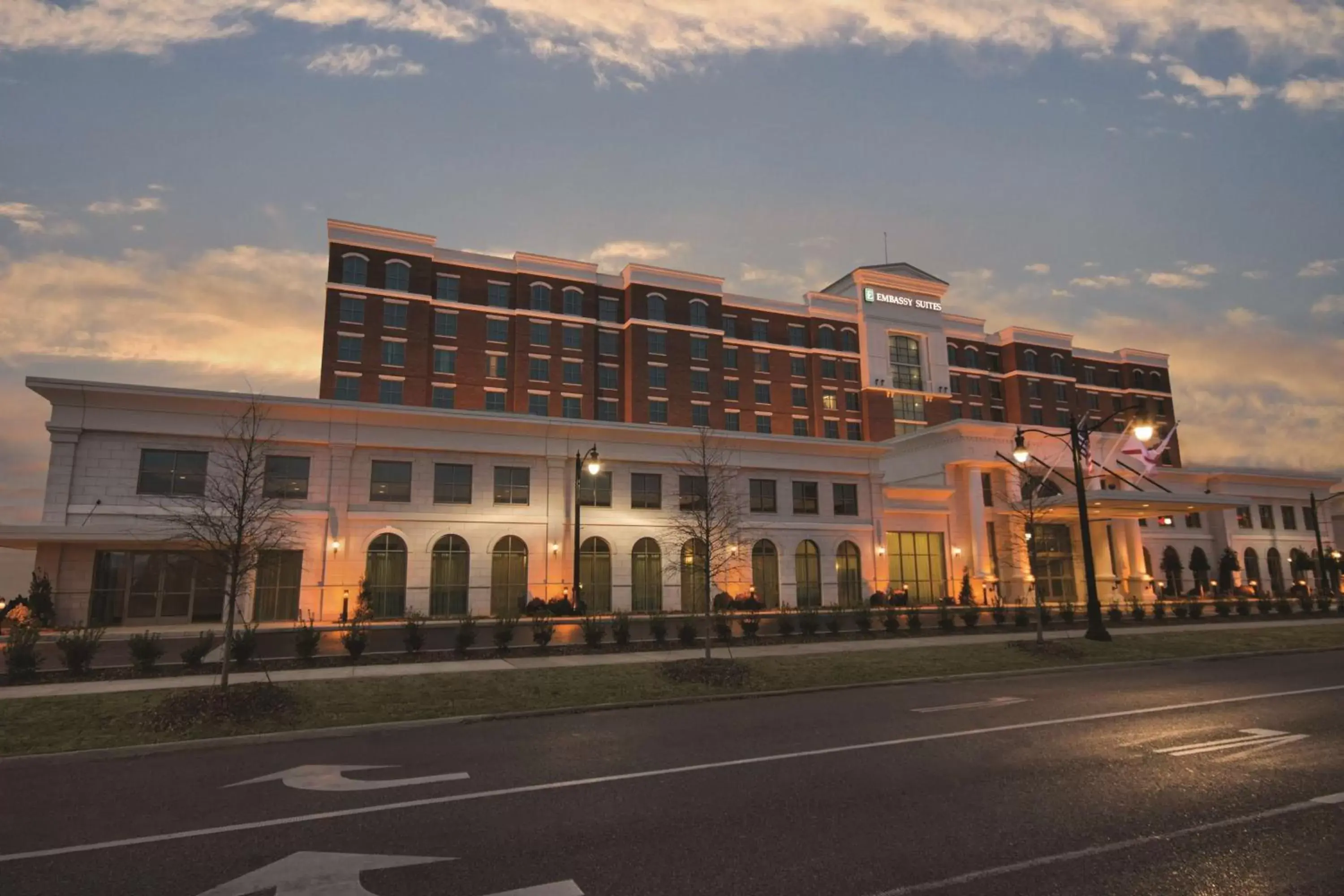 Property Building in Embassy Suites by Hilton Tuscaloosa Alabama Downtown