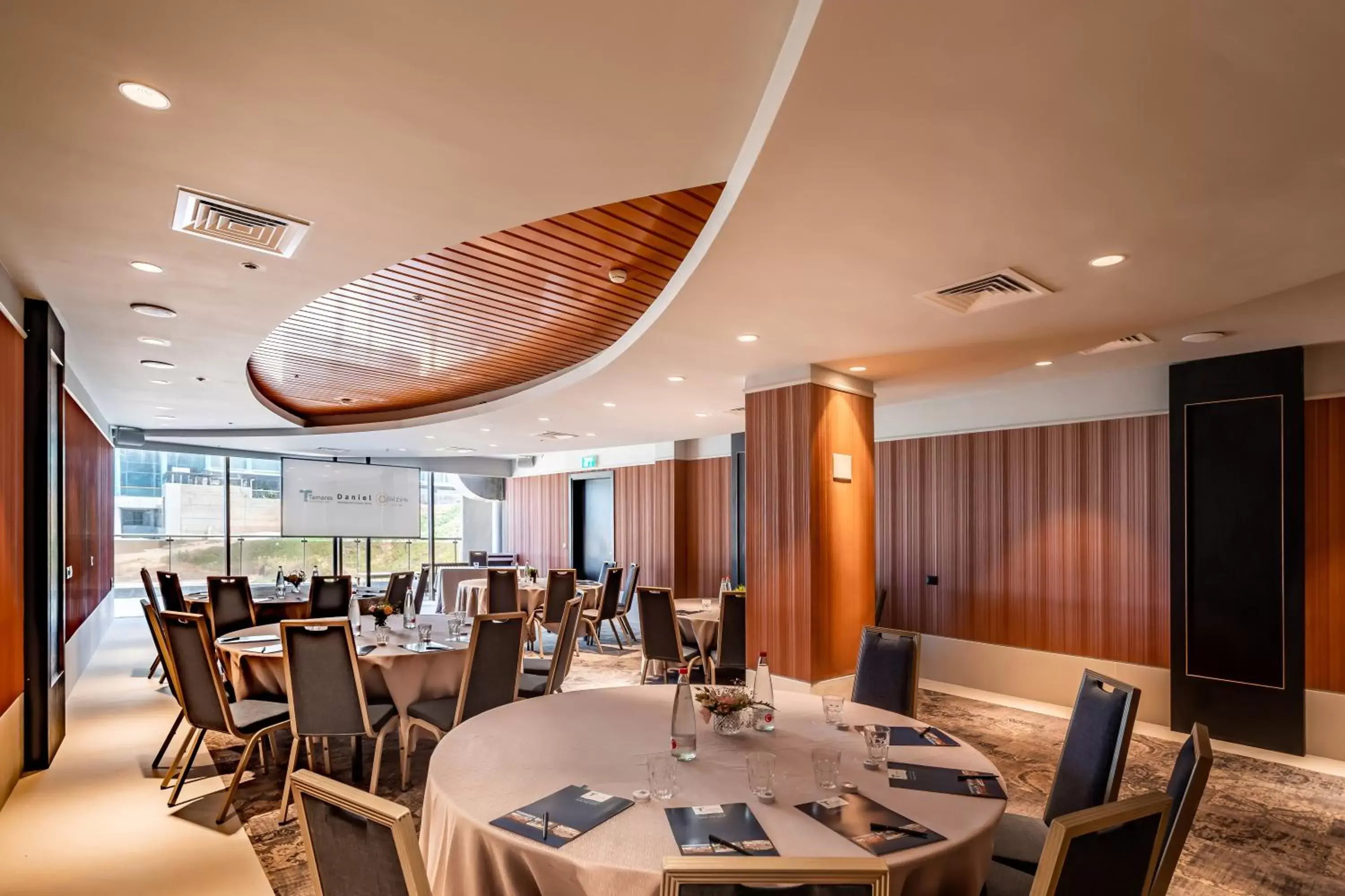 Banquet/Function facilities, Restaurant/Places to Eat in Daniel Herzliya Hotel