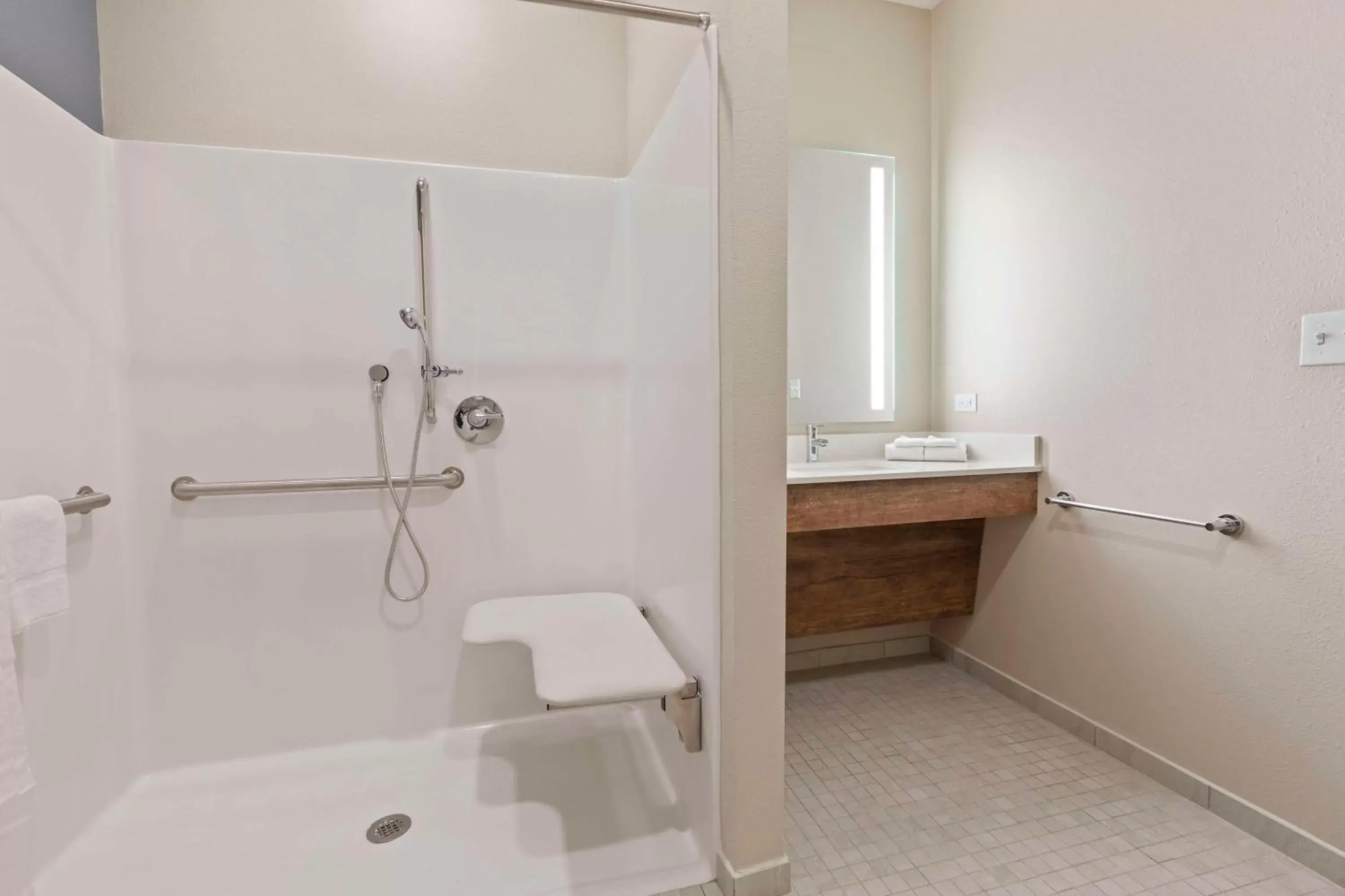 Bathroom in Extended Stay America Premier Suites - Fredericksburg