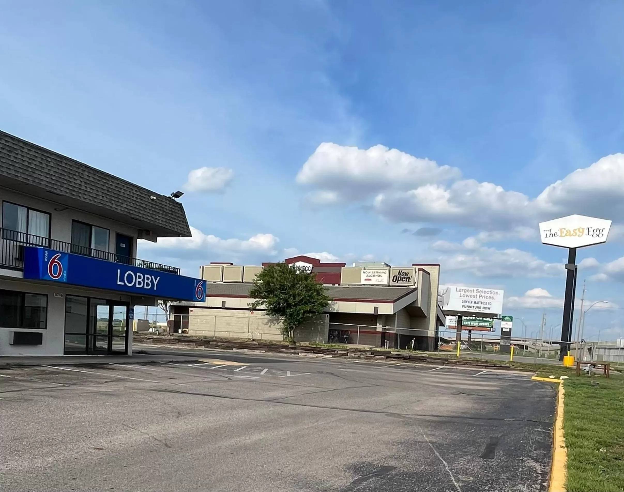 Property building in Motel 6-Wichita, KS - AIRPORT