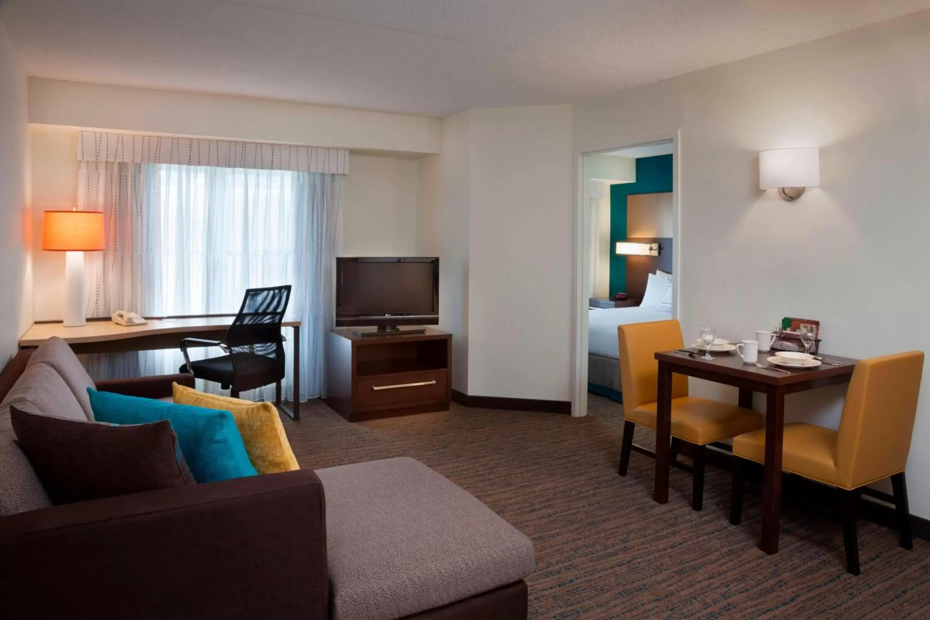 Bedroom, Seating Area in Residence Inn by Marriott Toronto Markham