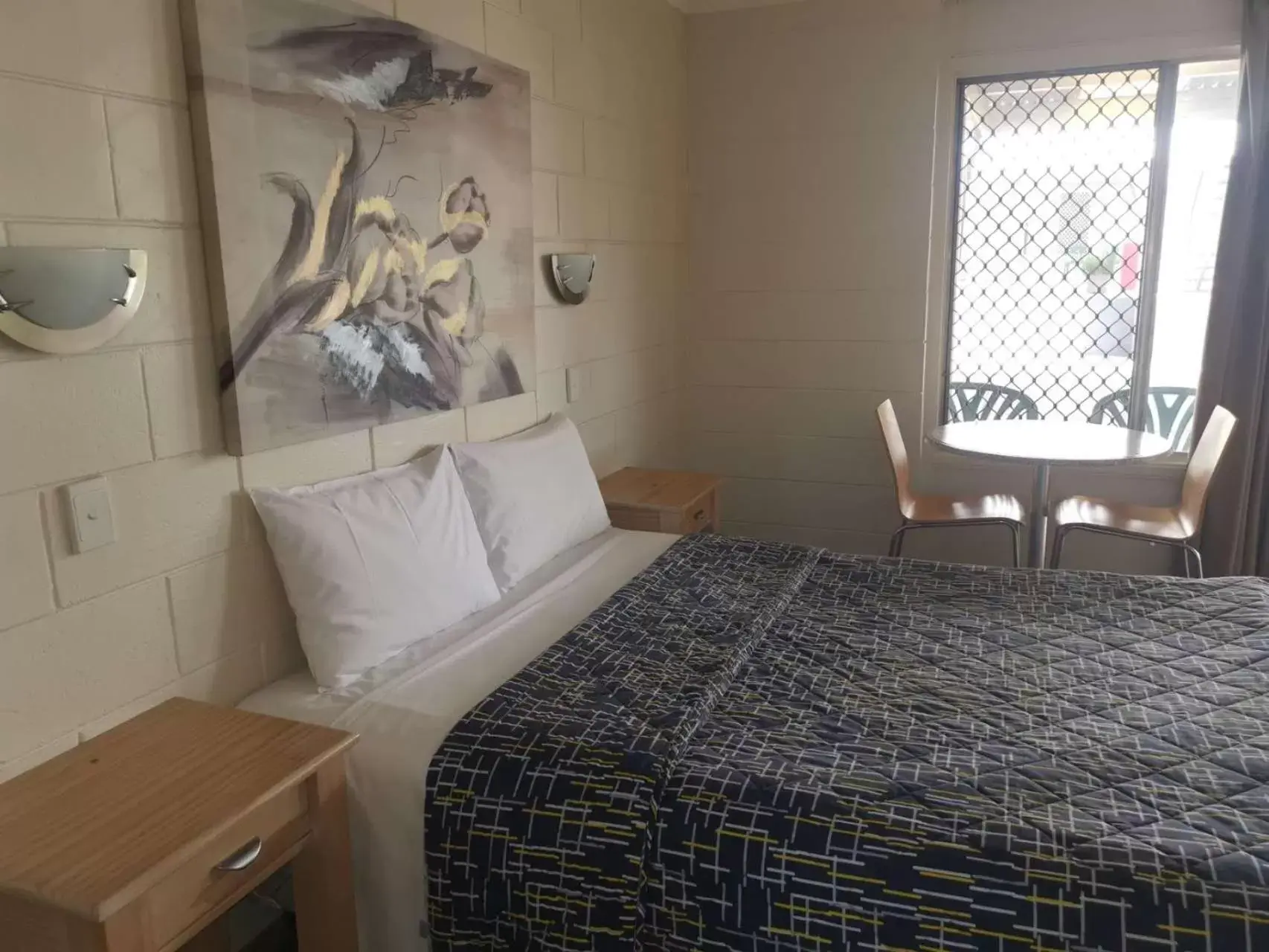 Bed in Nambour Lodge Motel