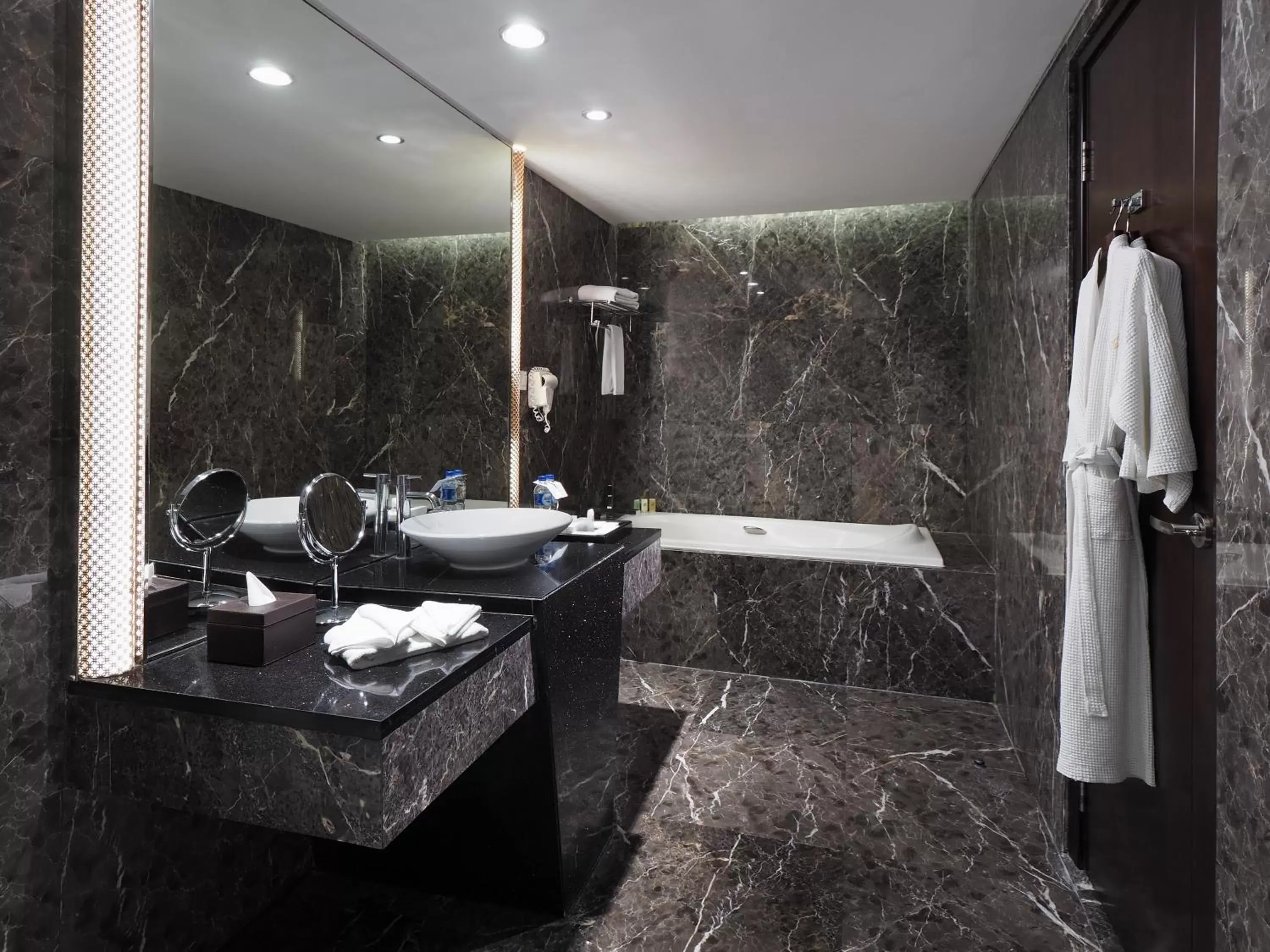 Bathroom in Cambridge Hotel Medan