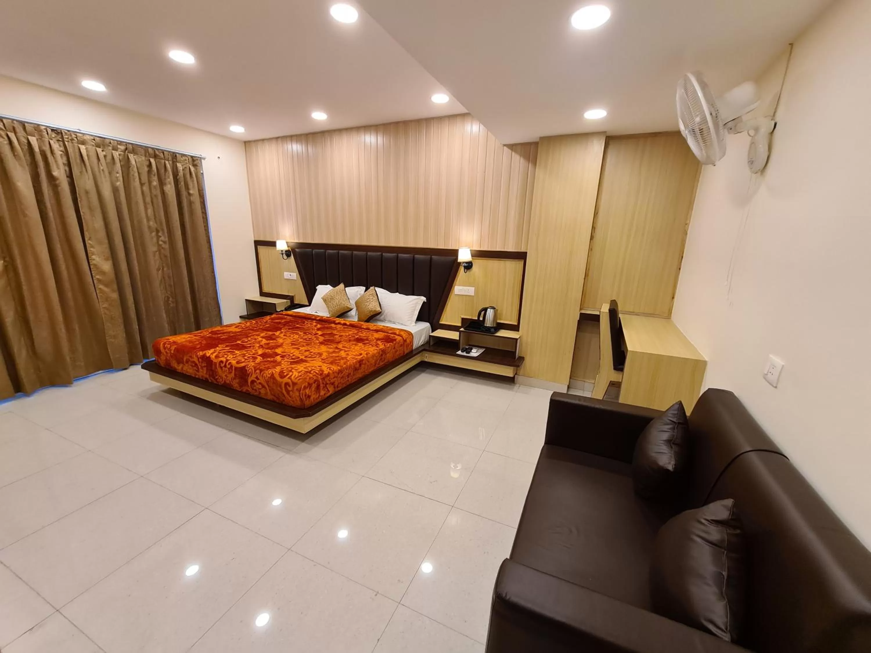 View (from property/room), Bed in Hotel Rajpur Heights