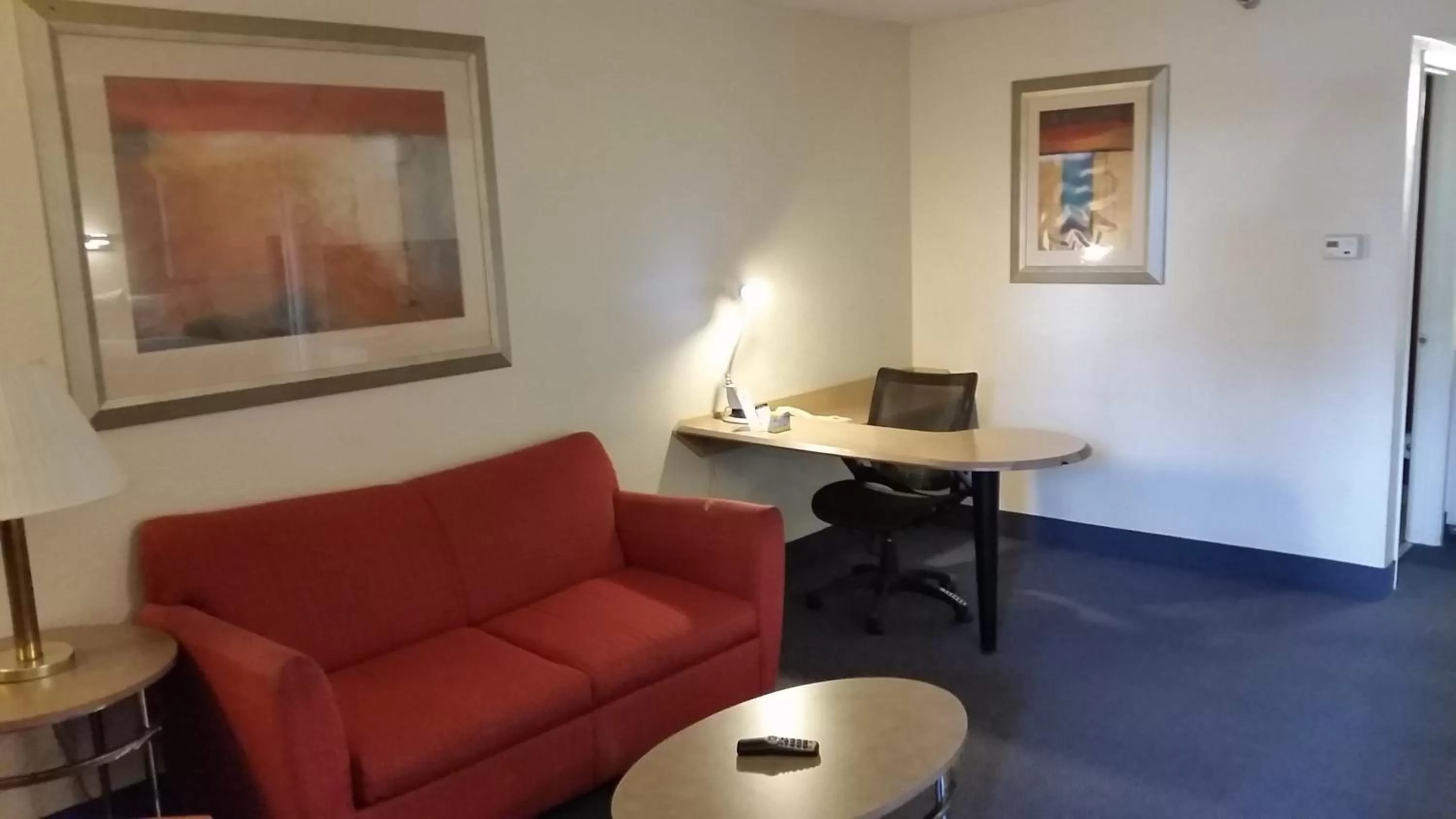 Living room in Days Inn by Wyndham Buena Park Anaheim