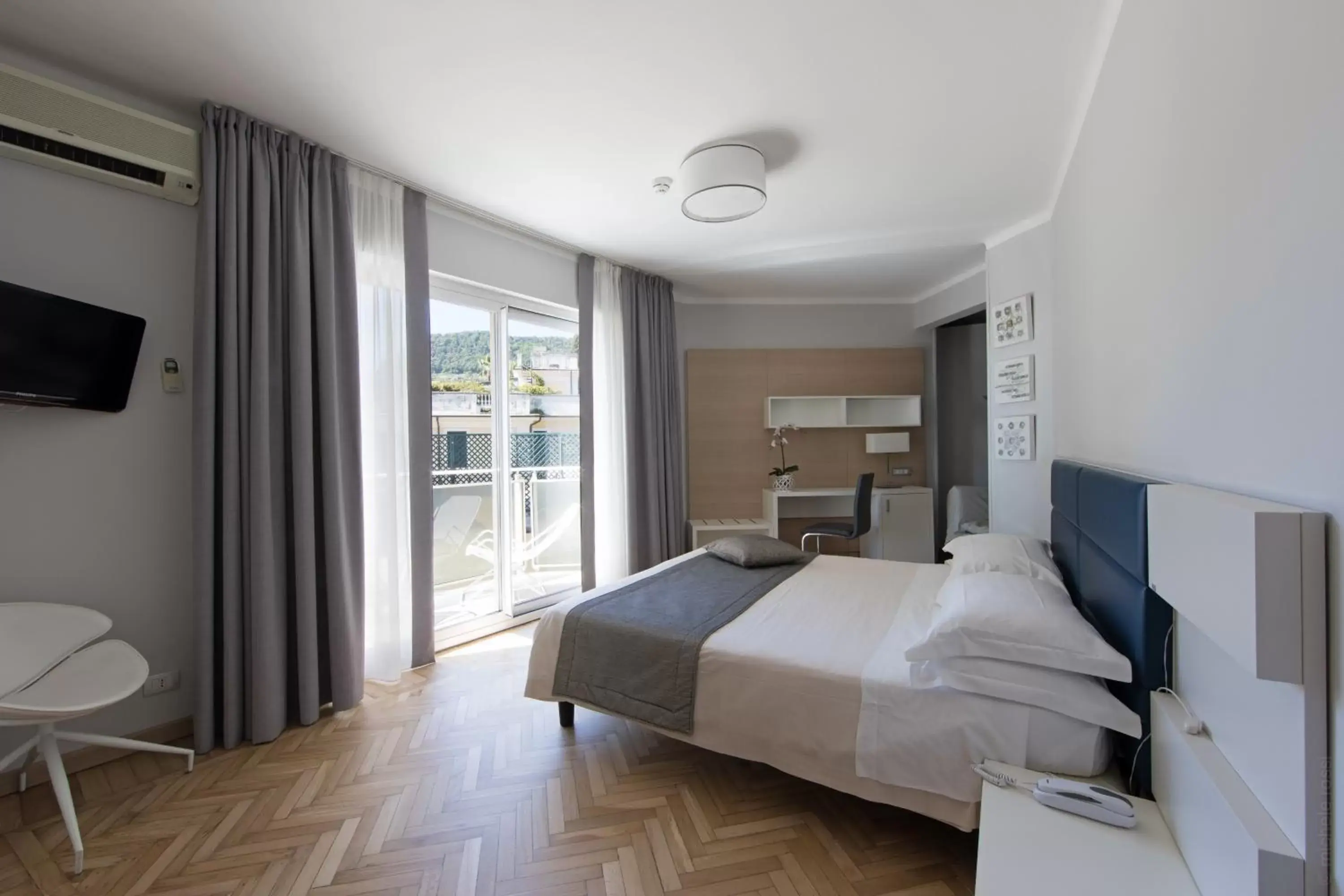 Bedroom, Bed in B&B Hotels Park Hotel Suisse Santa Margherita Ligure