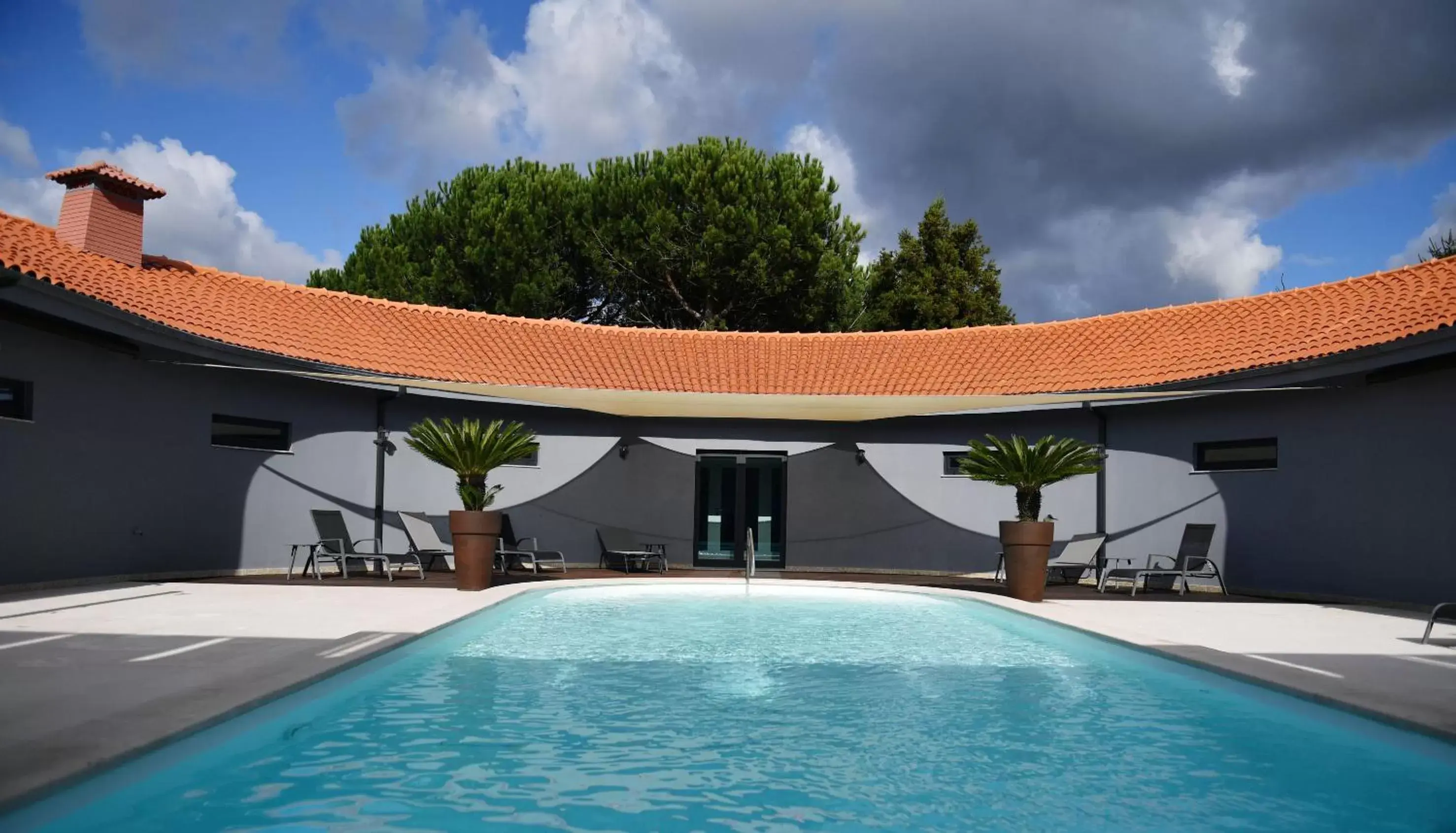 Property building, Swimming Pool in Casa das Carpas