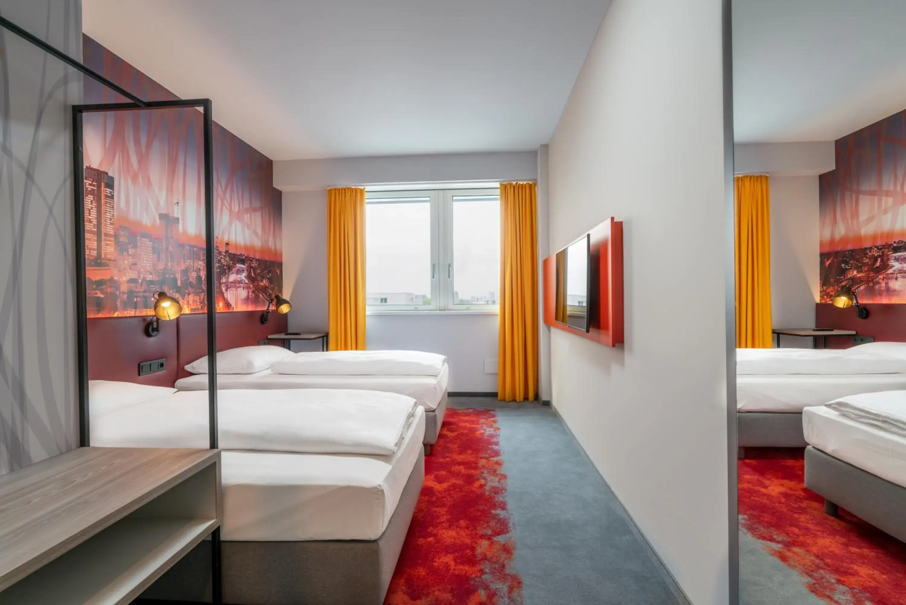 Photo of the whole room, Bed in Campanile Frankfurt Offenbach