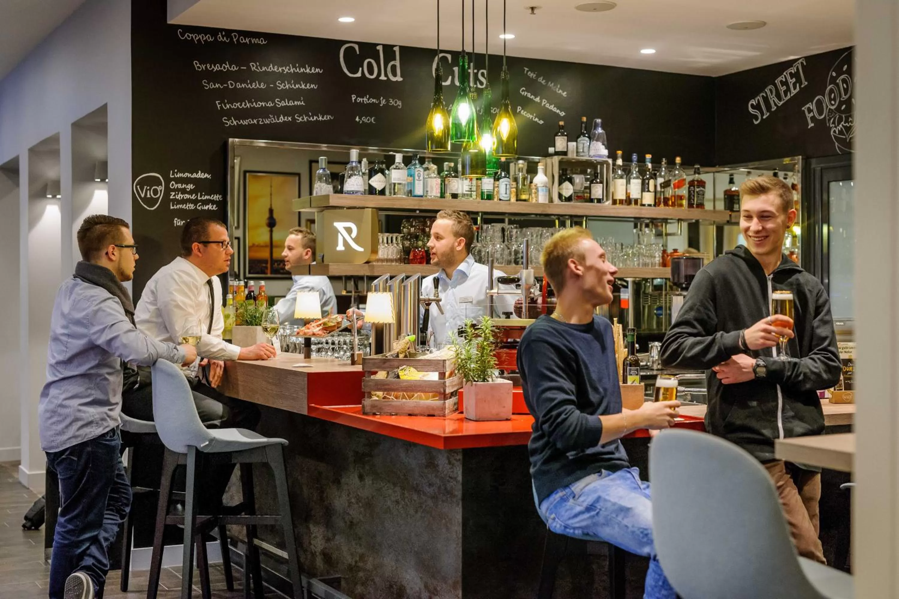 Lounge or bar in Mercure Hotel & Residenz Berlin Checkpoint Charlie