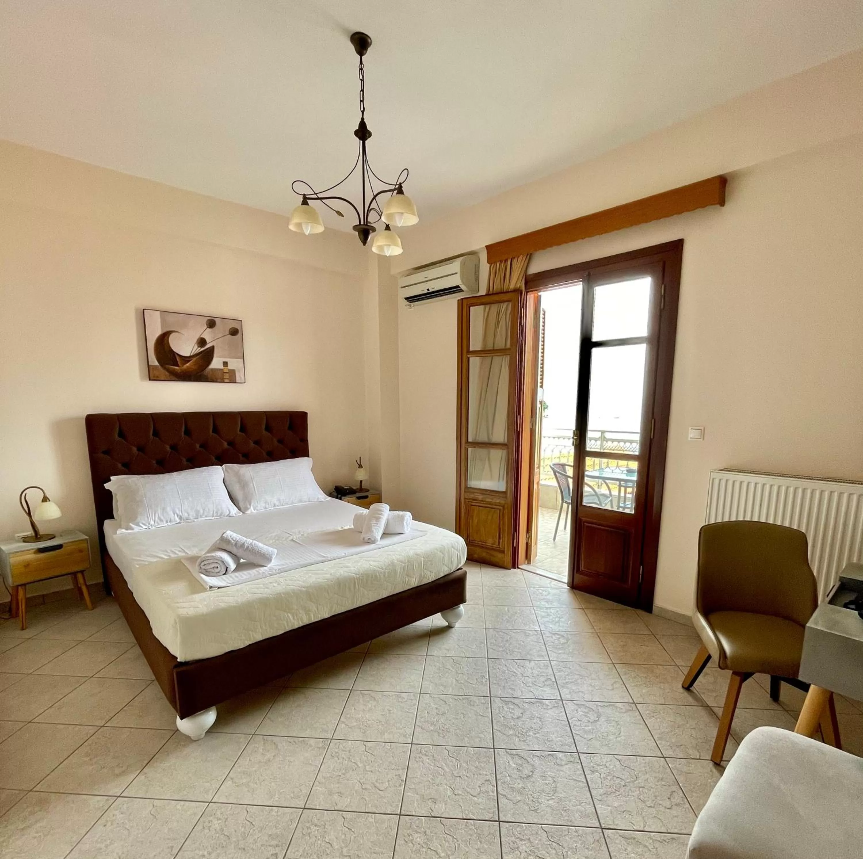 Bedroom, Bed in Sofotel