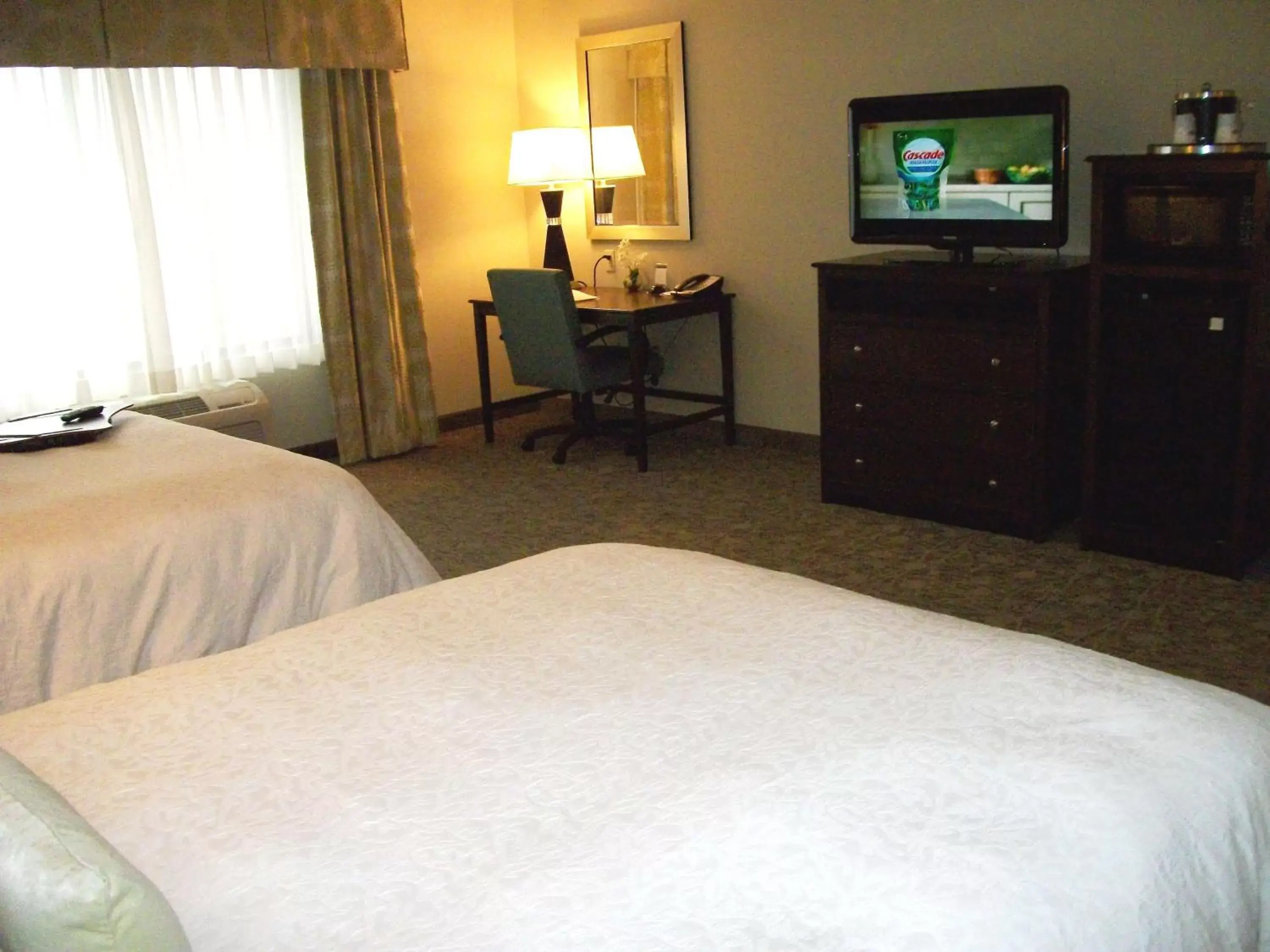 Bed in Hampton Inn & Suites Manteca
