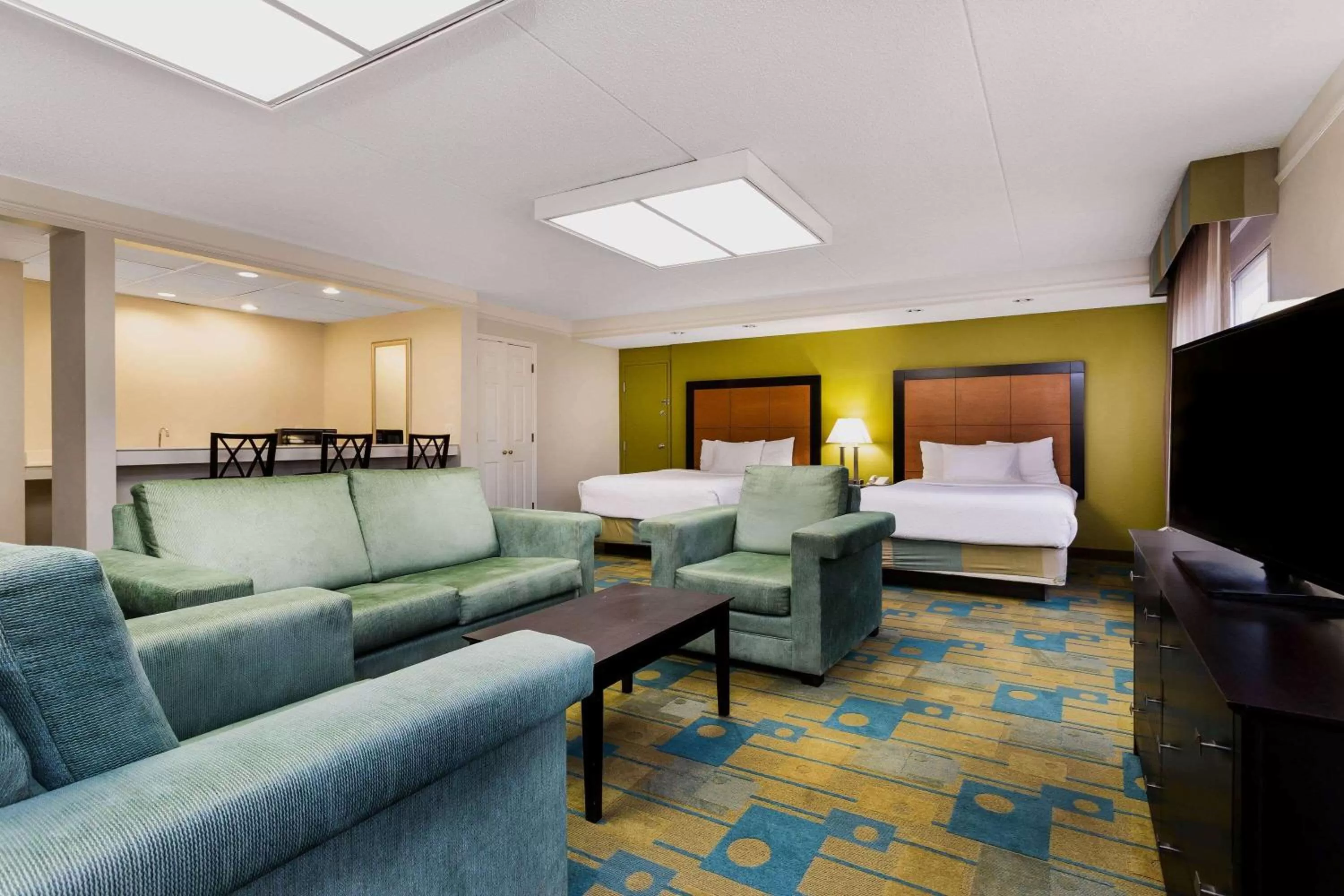 Photo of the whole room, Bed in La Quinta by Wyndham St. Pete-Clearwater Airport