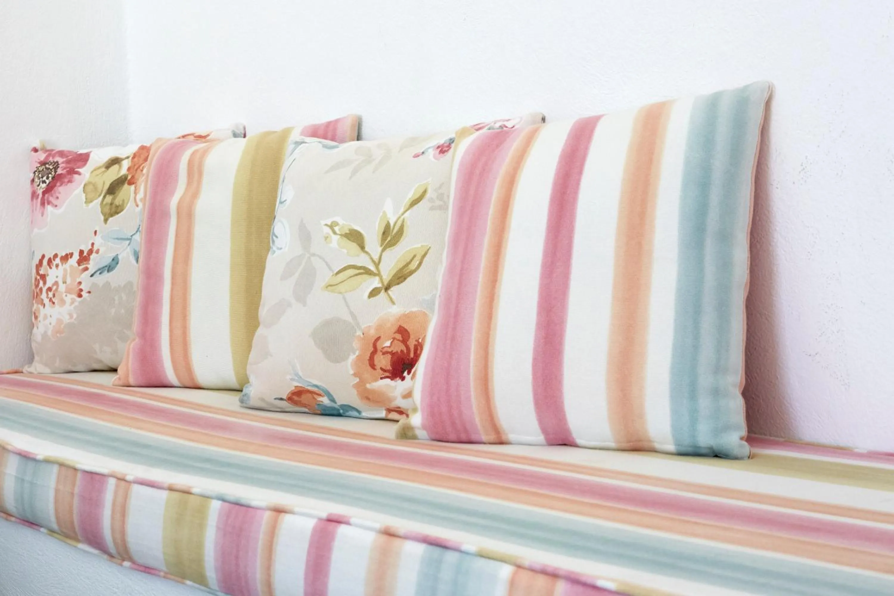 Time of day, Bed in Nissos Thira