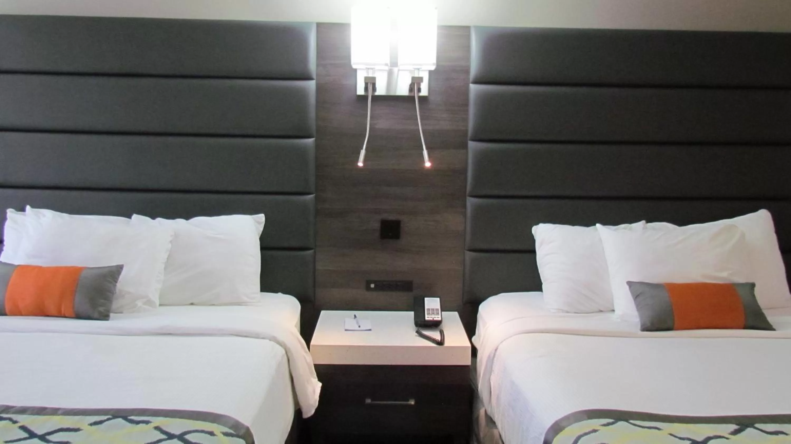 Bedroom, Bed in Baymont by Wyndham Murfreesboro