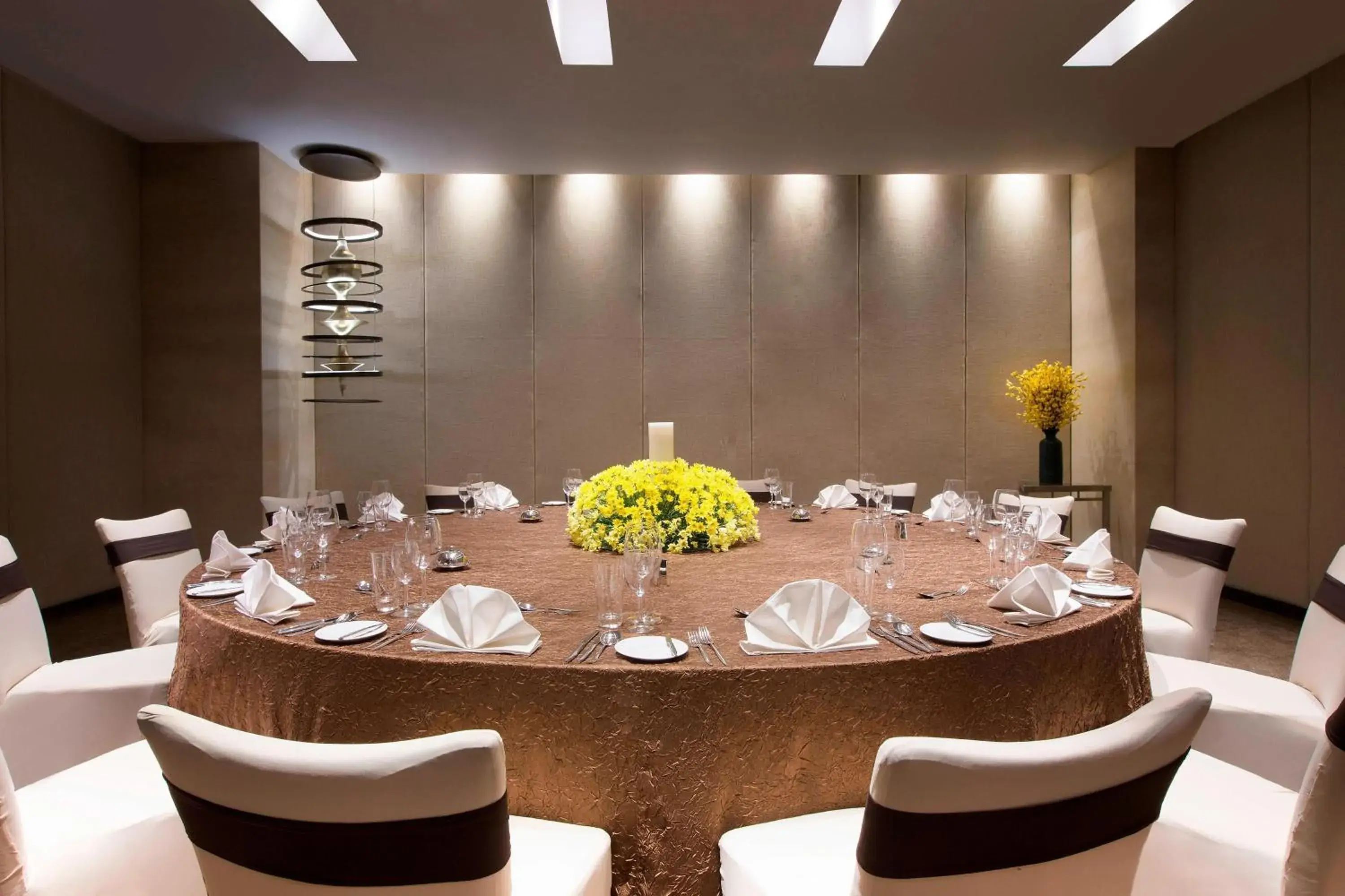 Meeting/conference room, Restaurant/Places to Eat in The Westin Hyderabad Mindspace