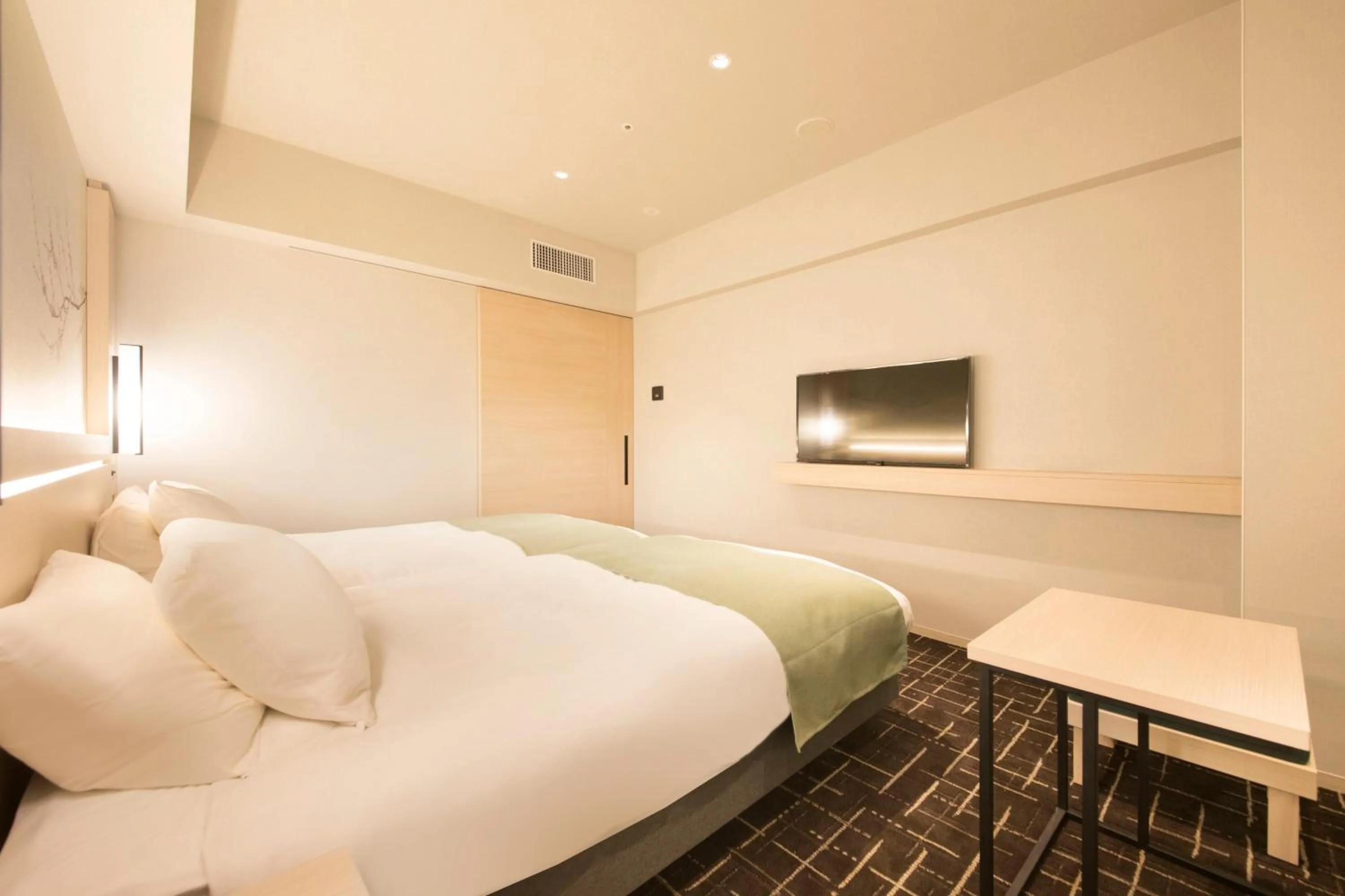 Photo of the whole room, Bed in Hotel Yaenomidori Tokyo