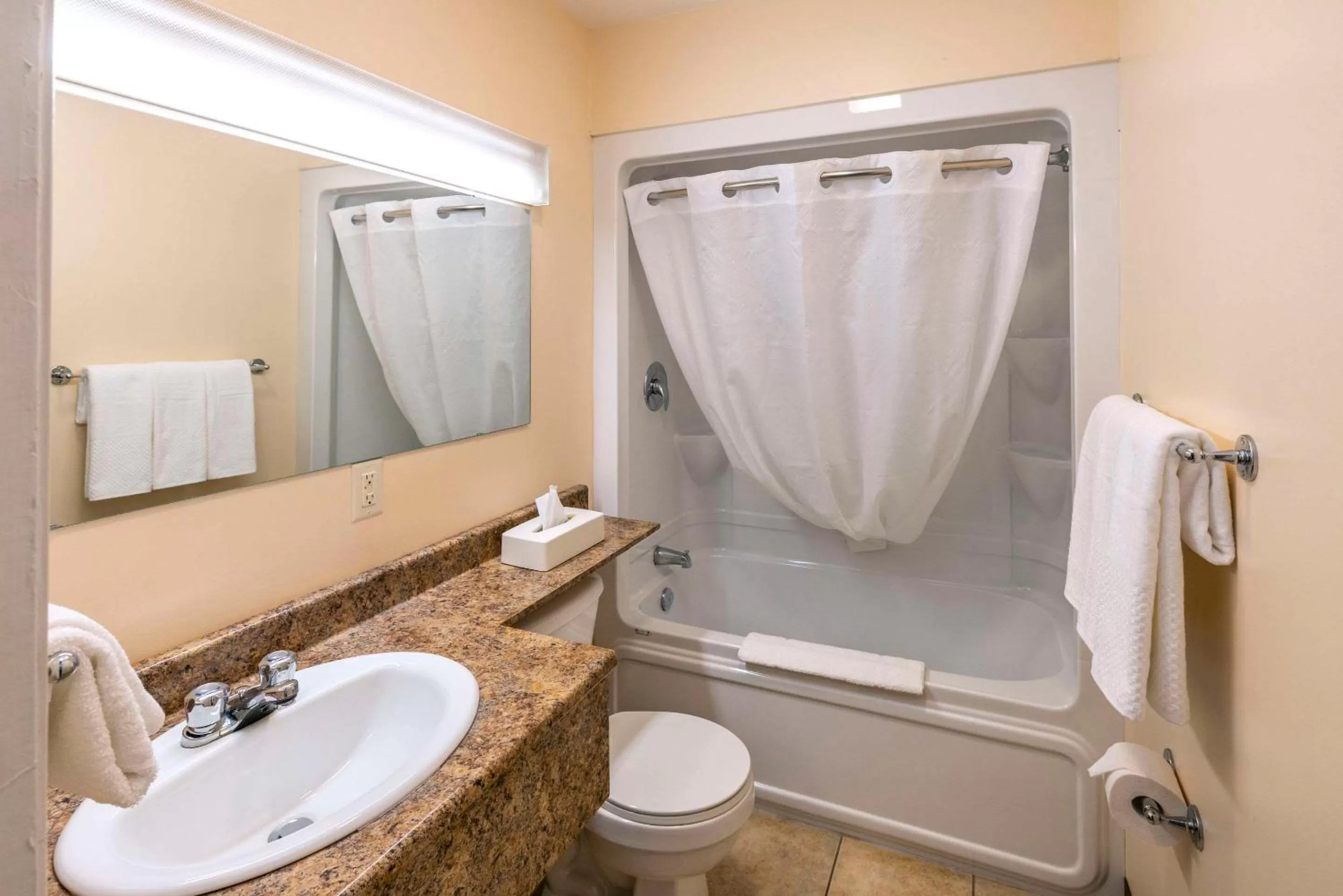 Bedroom in Econo Lodge Miramichi