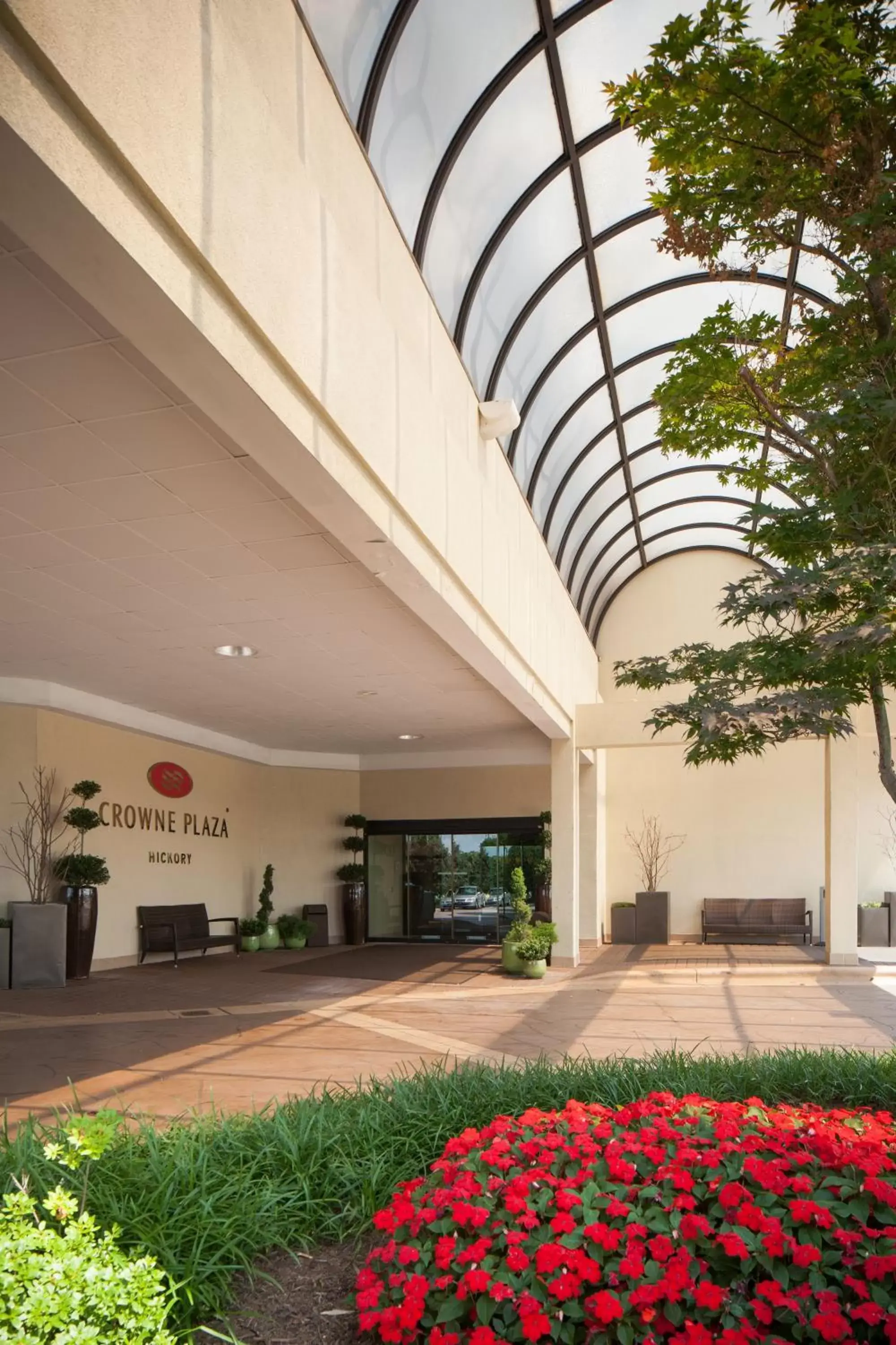 Property building in Crowne Plaza Hotel Hickory by IHG Property building in Crowne Plaza Hotel Hickory by IHG