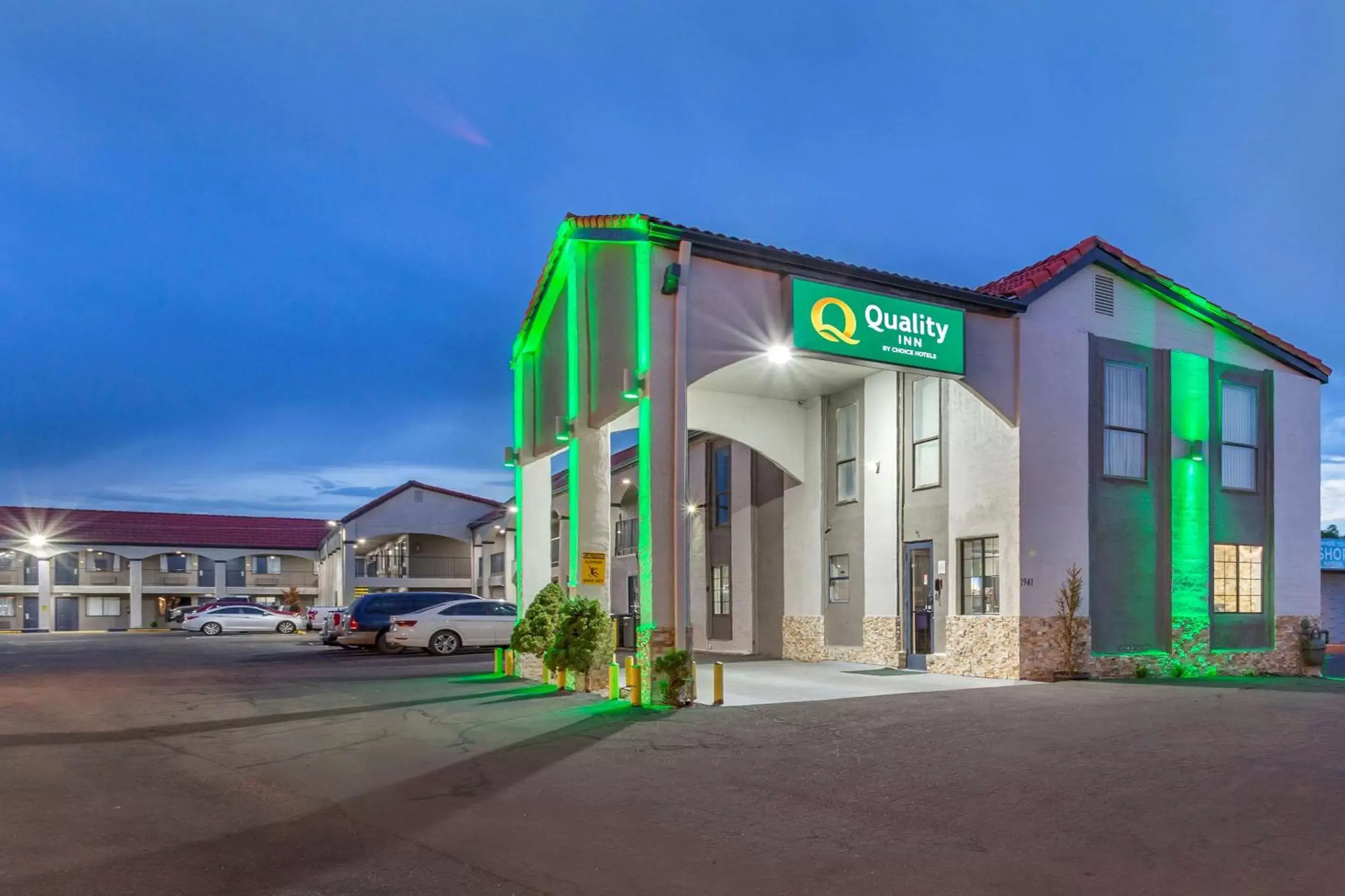 Property building in Quality Inn Show Low