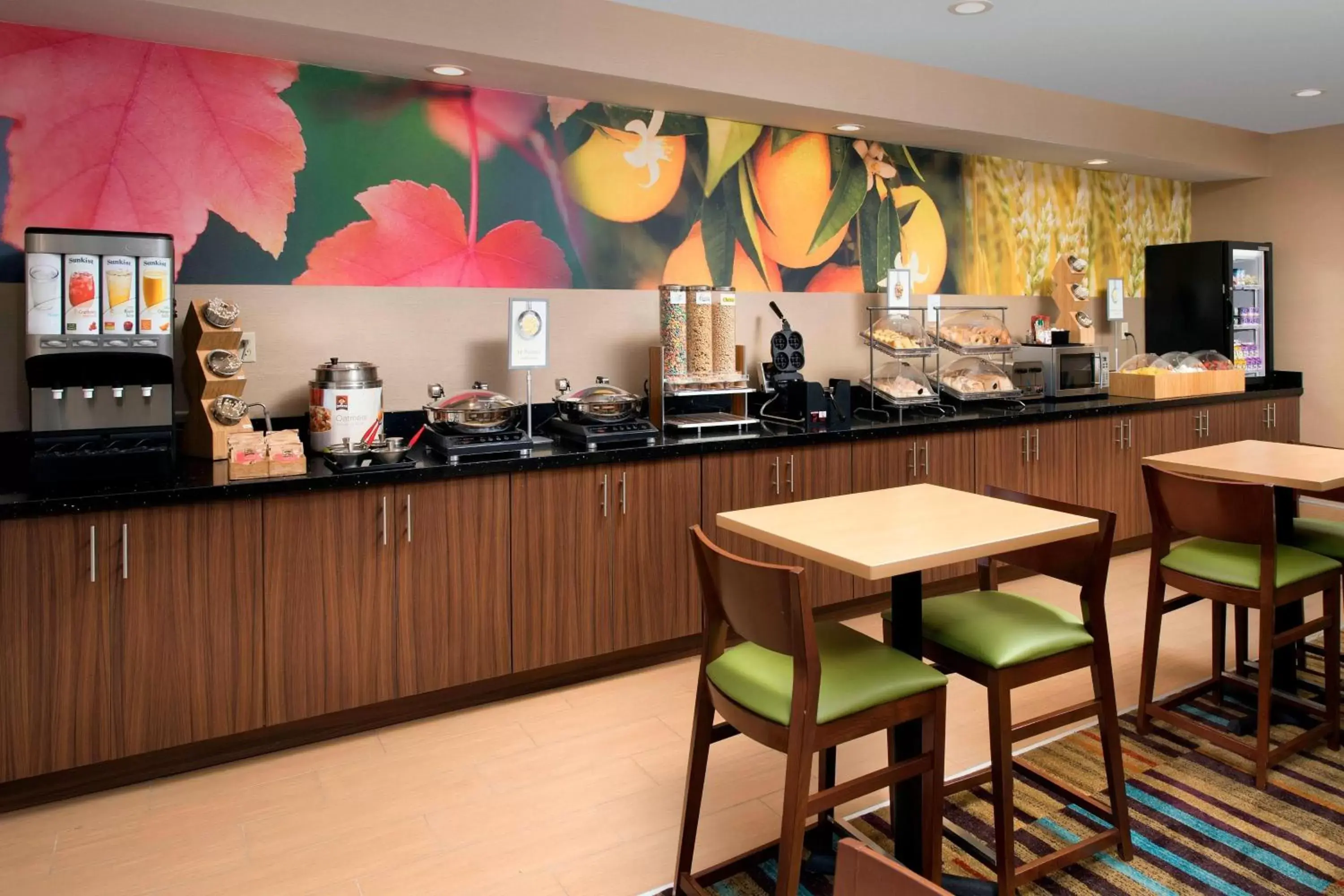 Breakfast, Restaurant/Places to Eat in Fairfield Inn & Suites by Marriott Albuquerque Airport