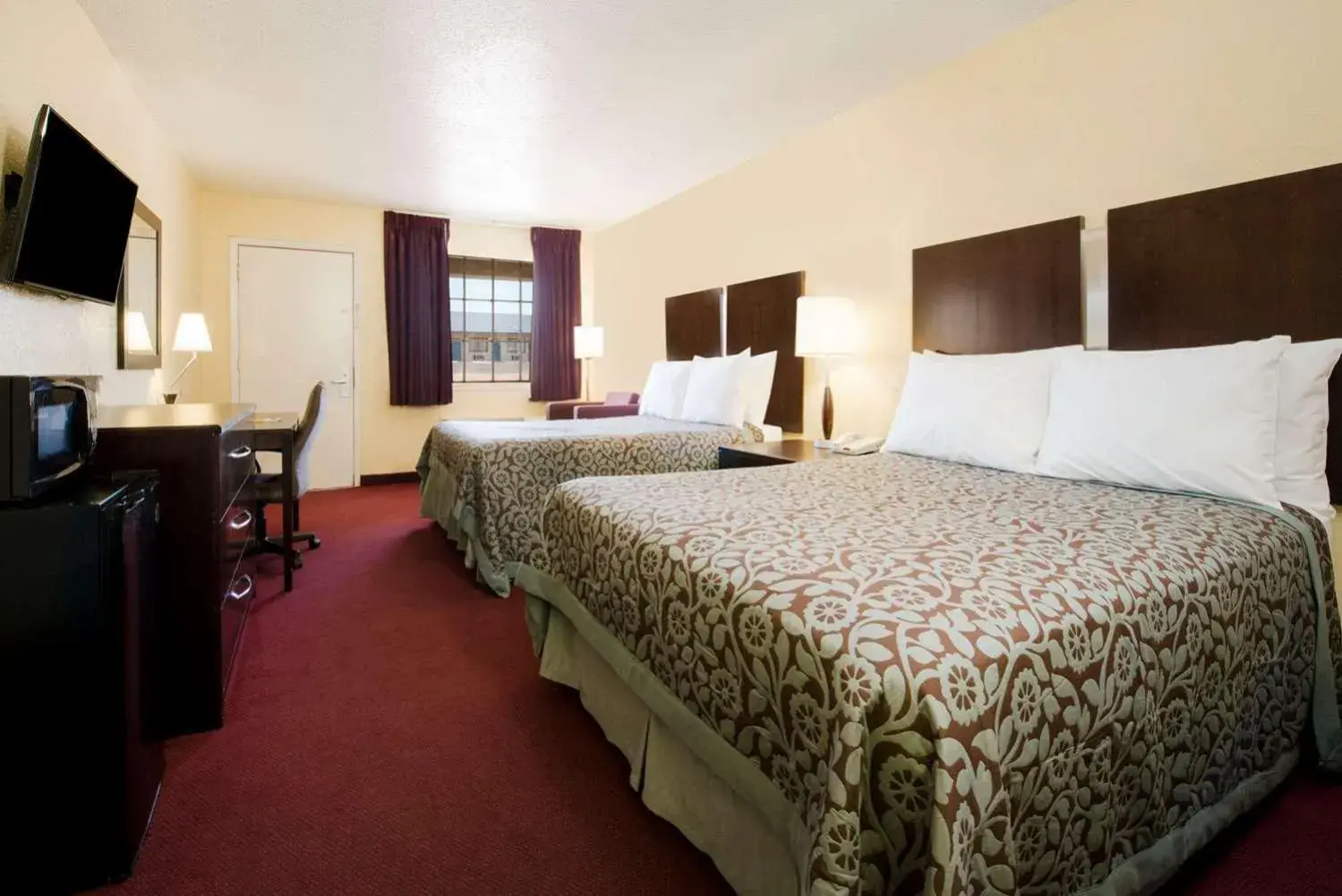 Photo of the whole room, Bed in Quality Inn Eastland I-20 Photo of the whole room, Bed in Quality Inn Eastland I-20