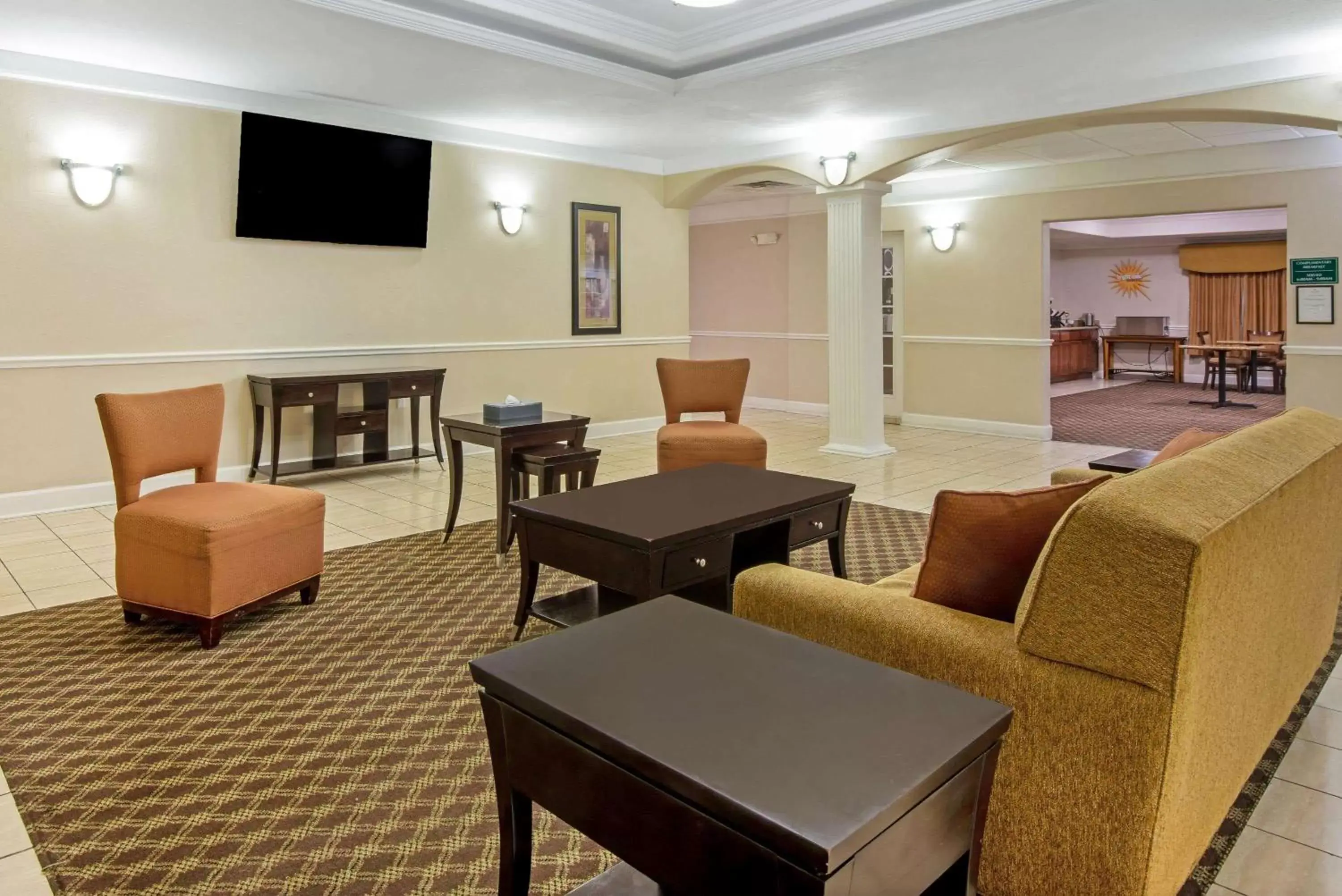Lobby or reception, Lounge/Bar in La Quinta by Wyndham Stephenville