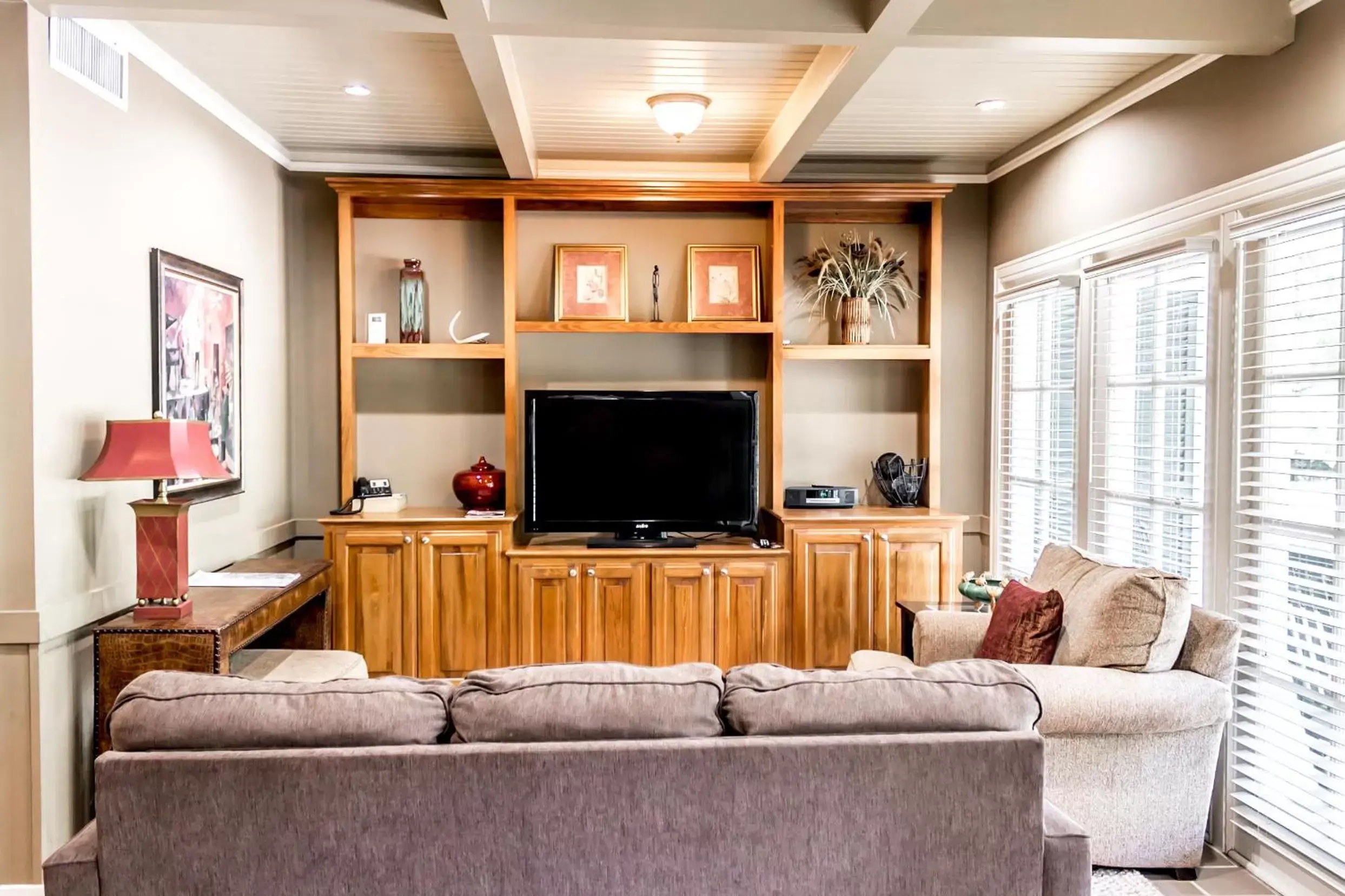 Living room, Seating Area in The Lodge at The Bluffs