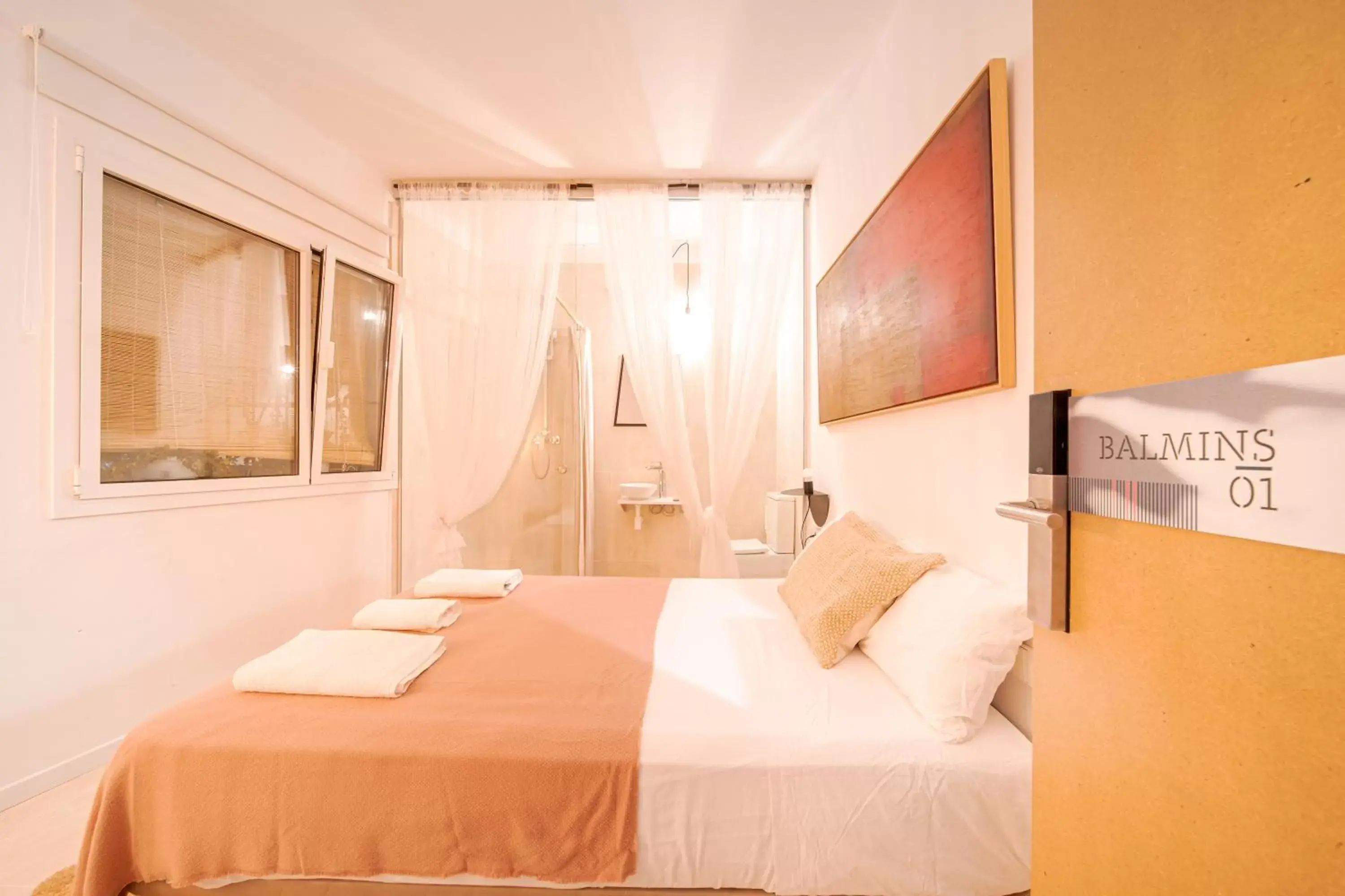 Photo of the whole room, Bed in Sitges Beach Hostal