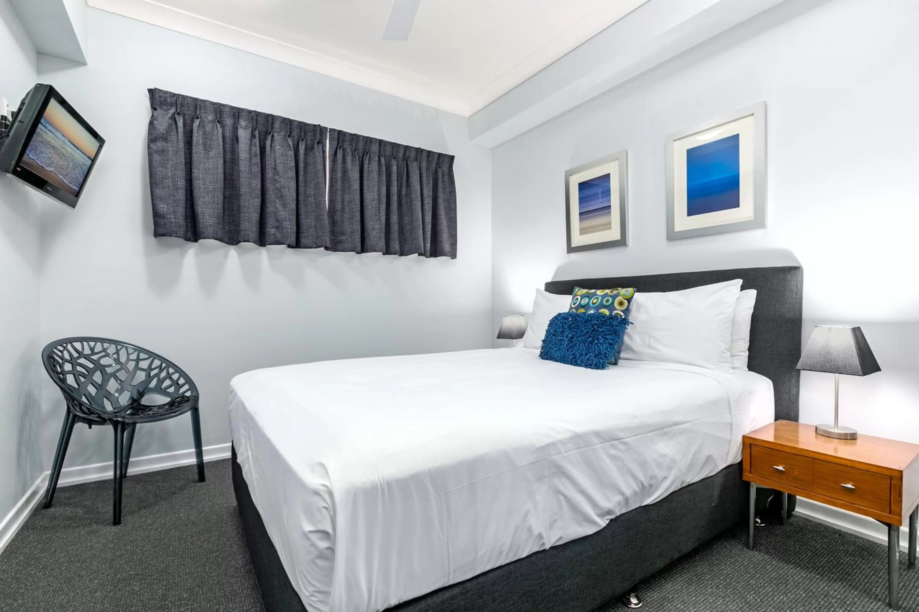 Bed in Bellevue At Trinity Beach