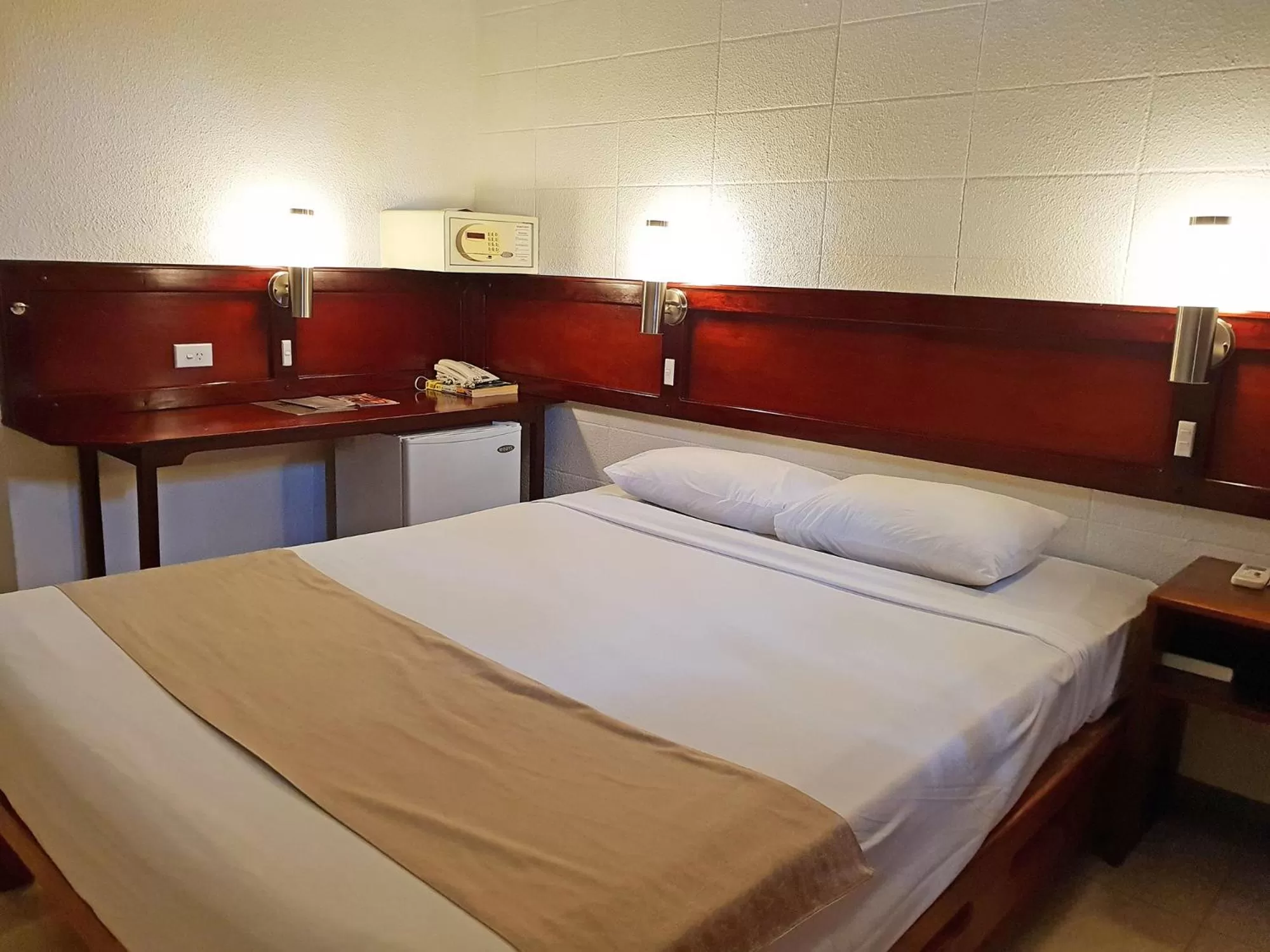 Small Queen Room in Fiji Gateway Hotel