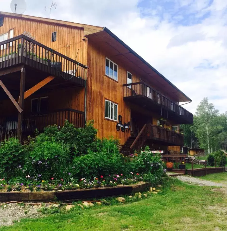 Property Building in Alaska Grizzly Lodge